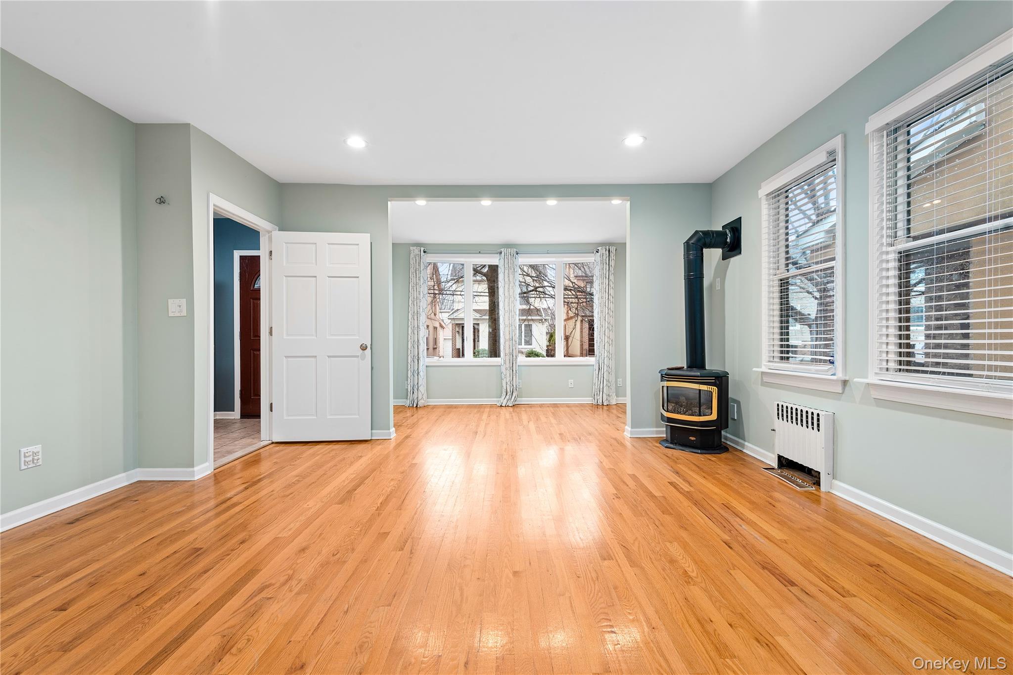 #14 photo, 8921 Aubrey Avenue, Glendale , NY 11385