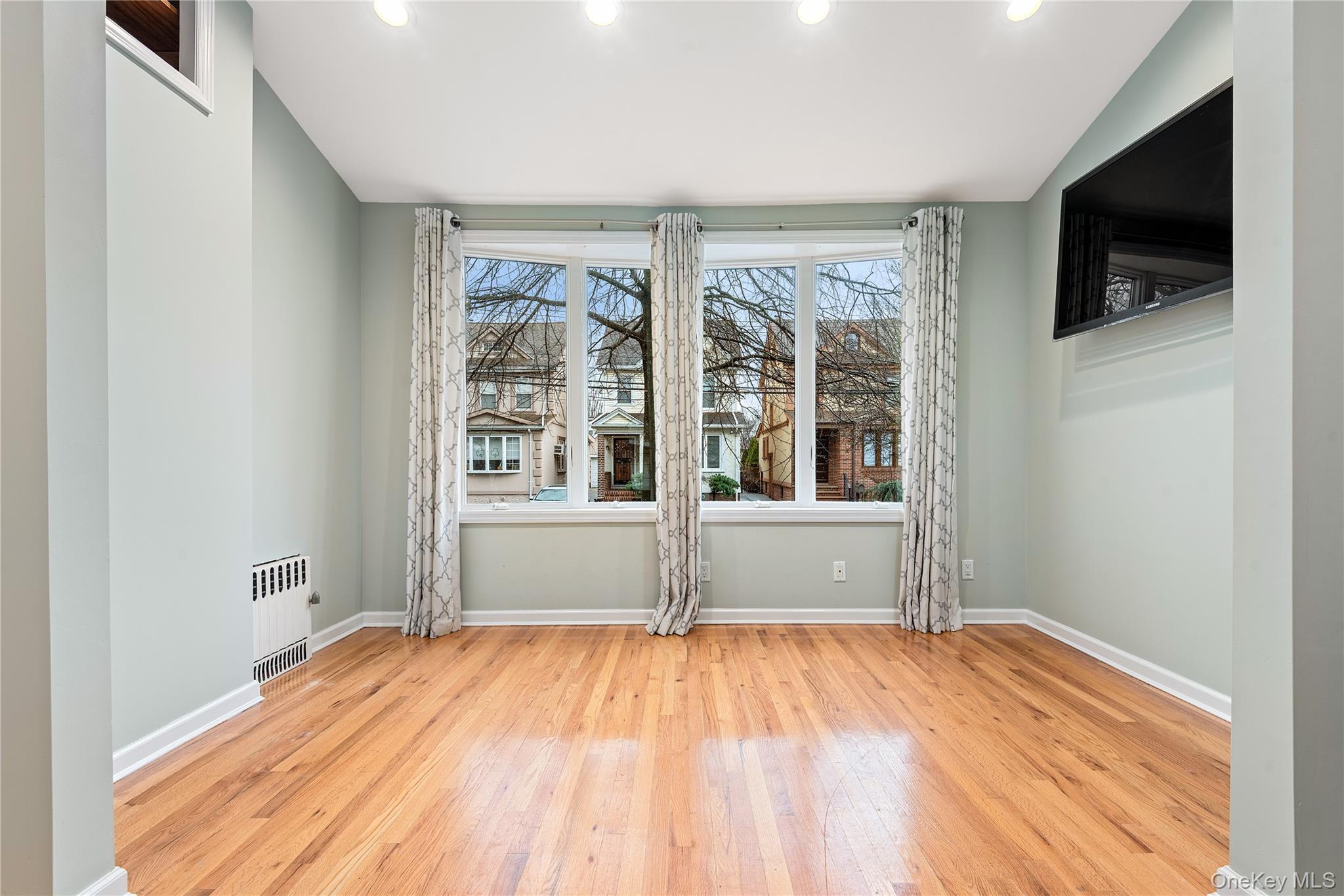 #16 photo, 8921 Aubrey Avenue, Glendale , NY 11385