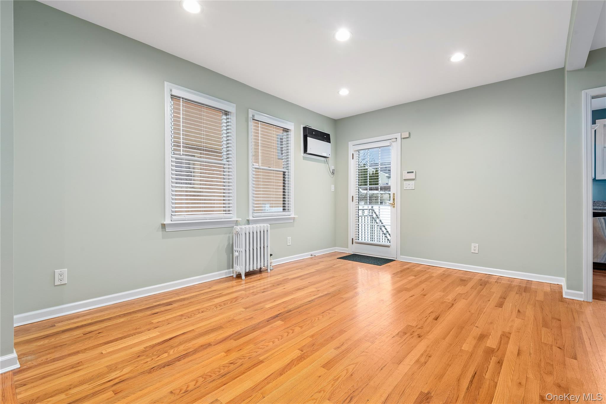 #17 photo, 8921 Aubrey Avenue, Glendale , NY 11385