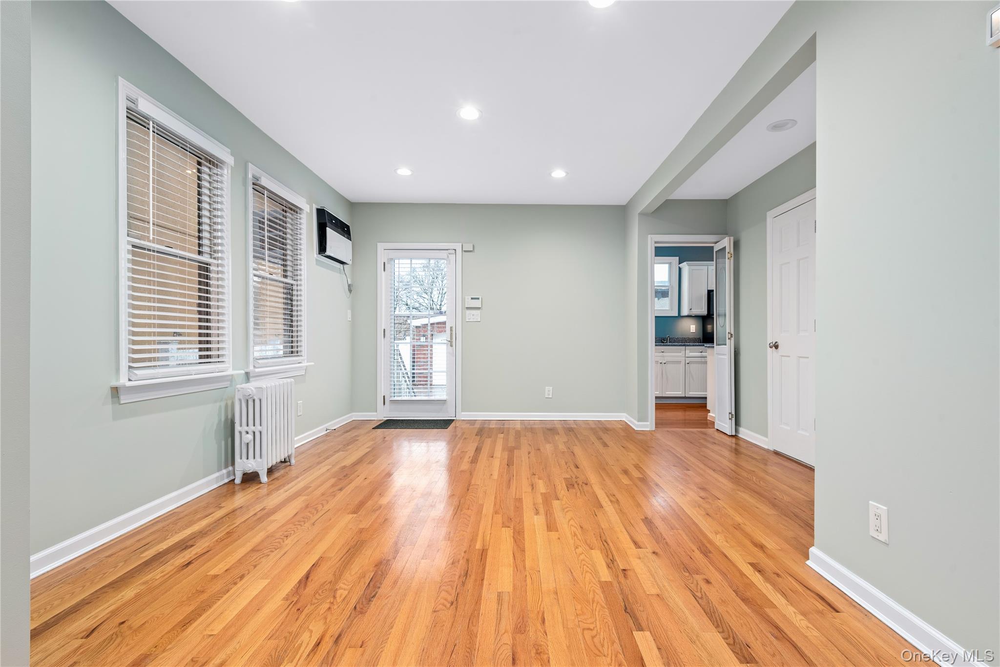 #18 photo, 8921 Aubrey Avenue, Glendale , NY 11385