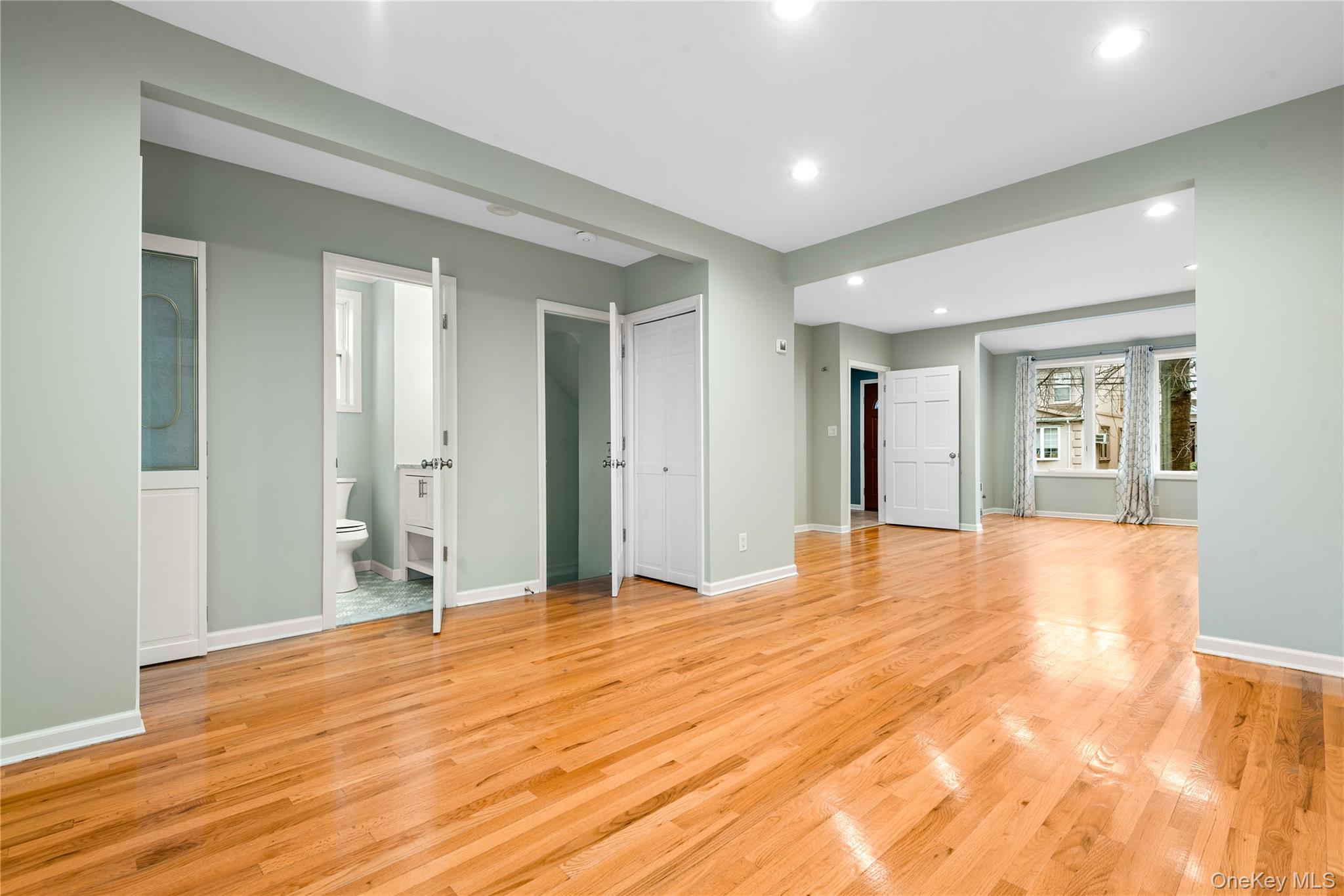 #20 photo, 8921 Aubrey Avenue, Glendale , NY 11385