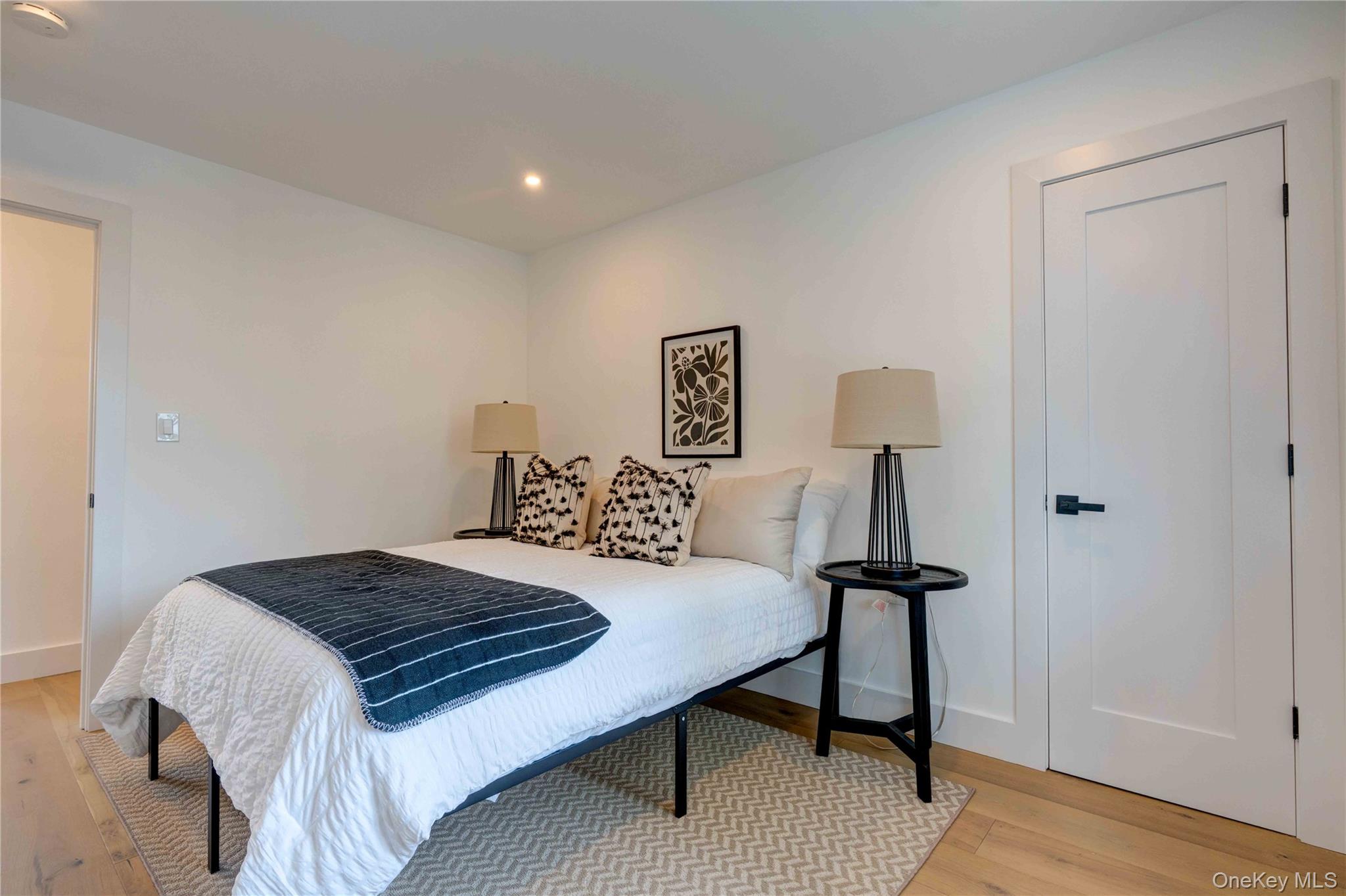 #15 photo, 1056 E 215th Street, Bronx , NY 10469