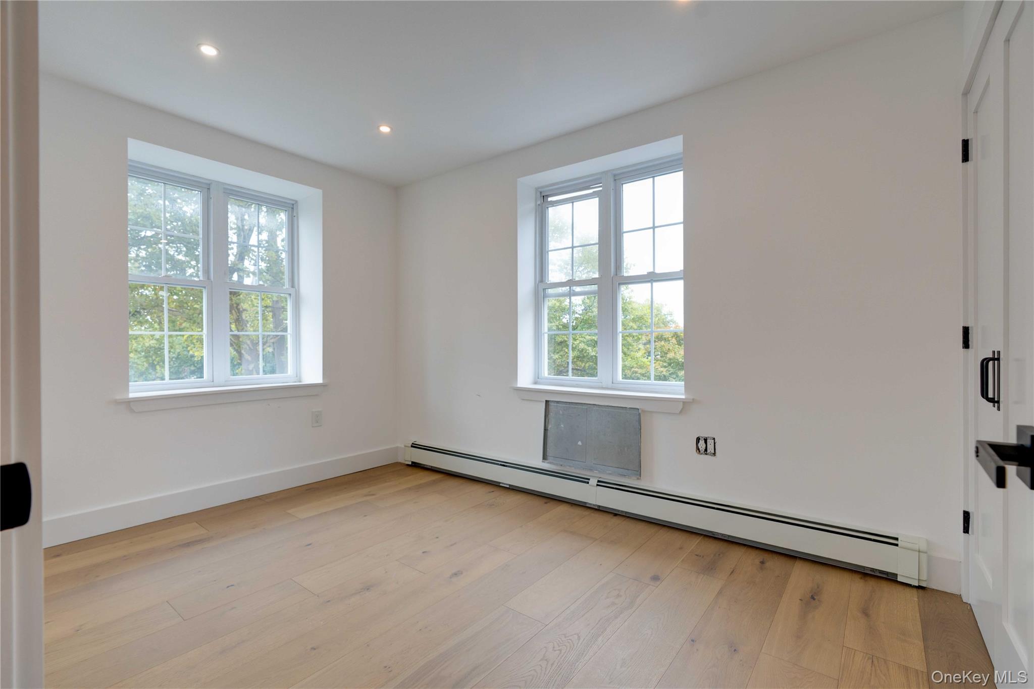 #16 photo, 1056 E 215th Street, Bronx , NY 10469