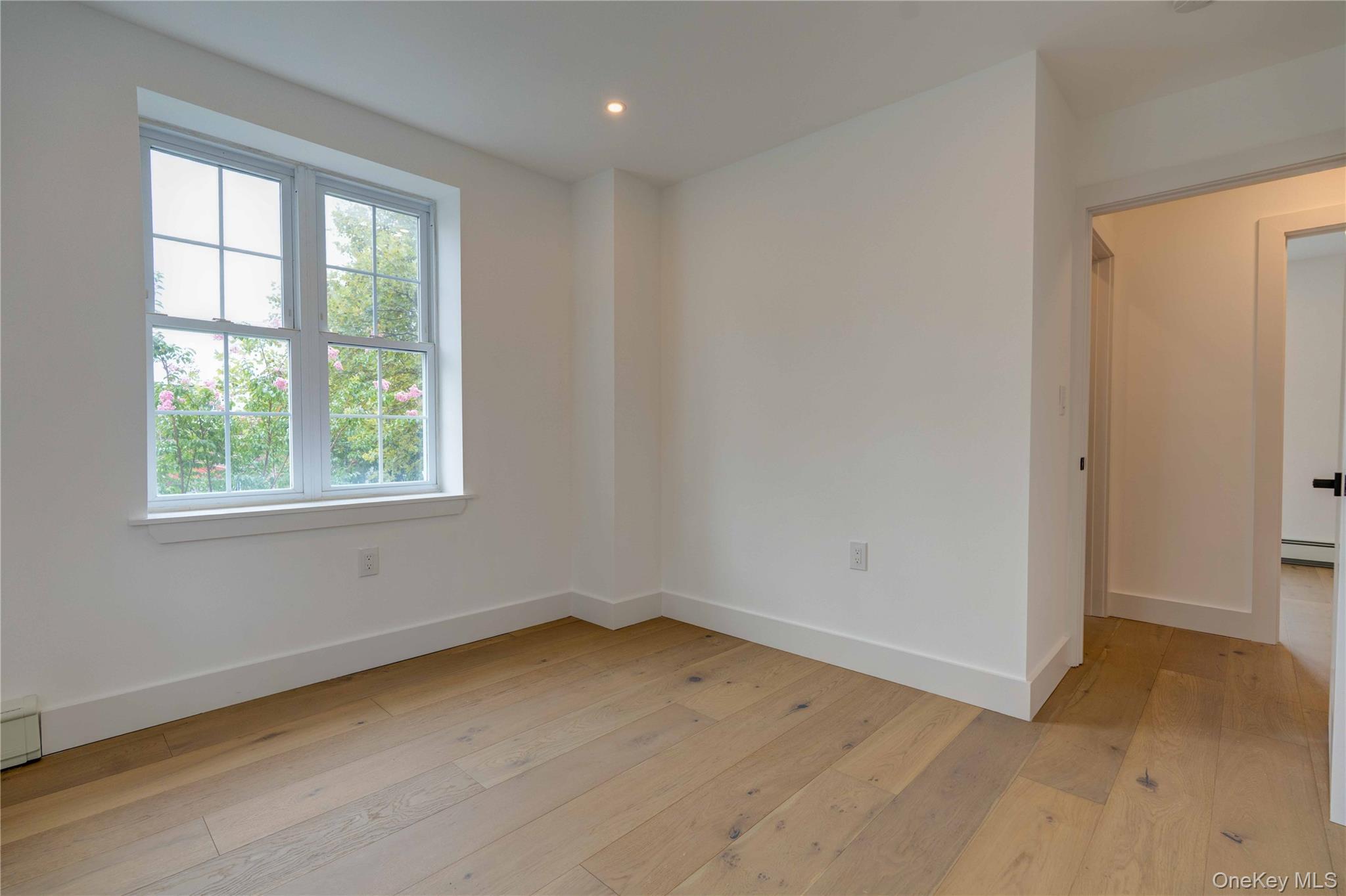 #18 photo, 1056 E 215th Street, Bronx , NY 10469