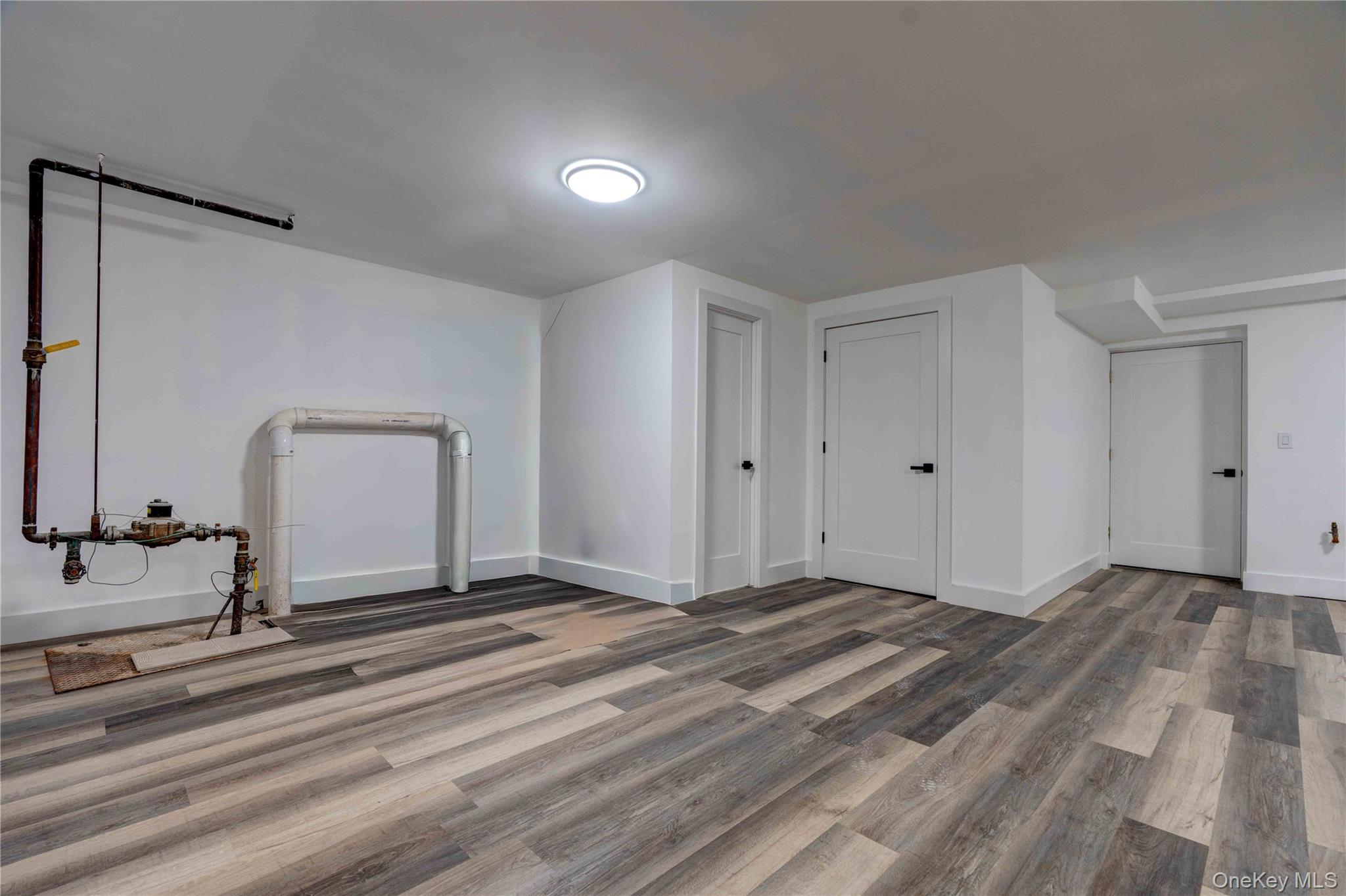 #20 photo, 1056 E 215th Street, Bronx , NY 10469