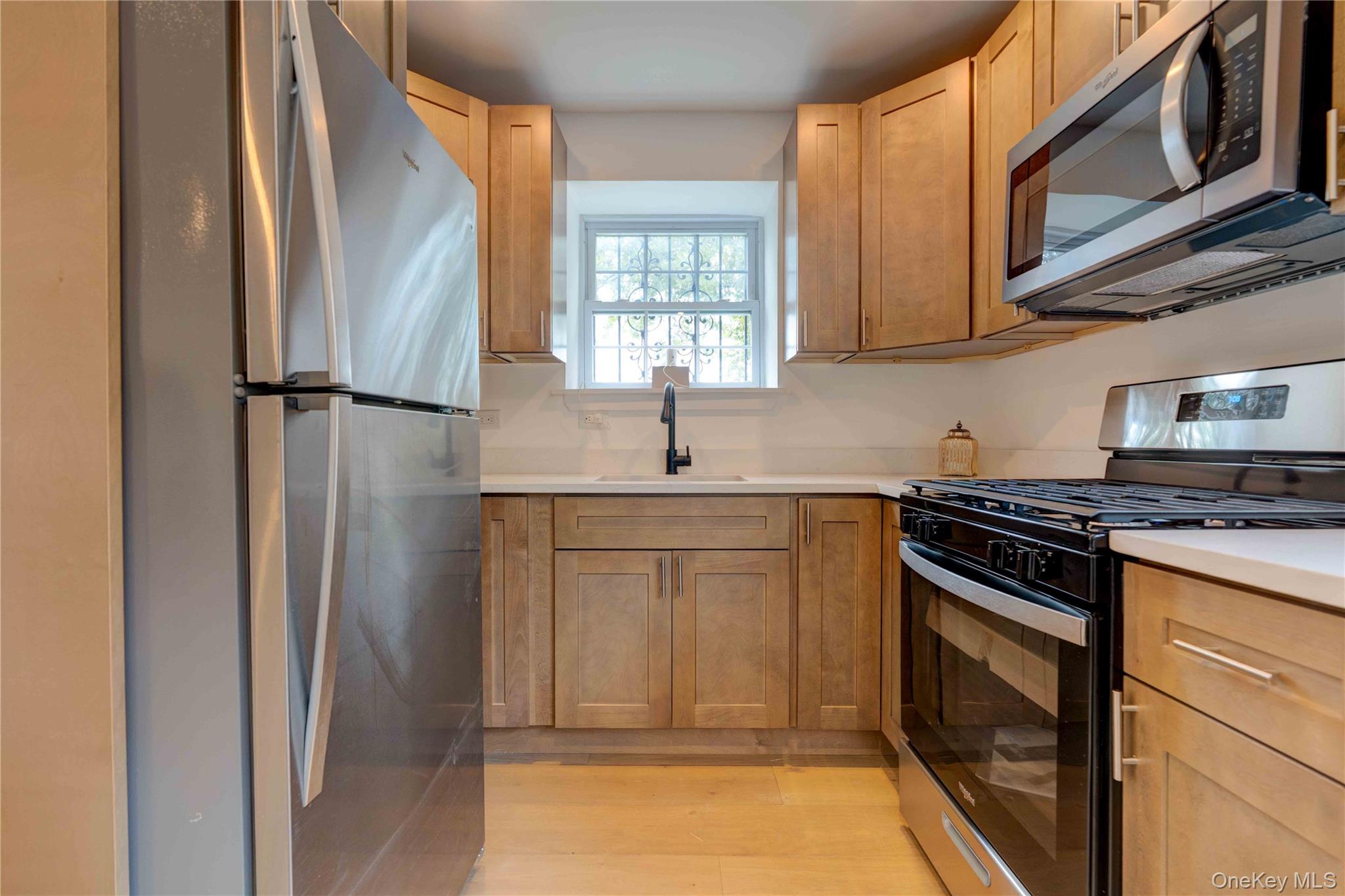 #8 photo, 1056 E 215th Street, Bronx , NY 10469