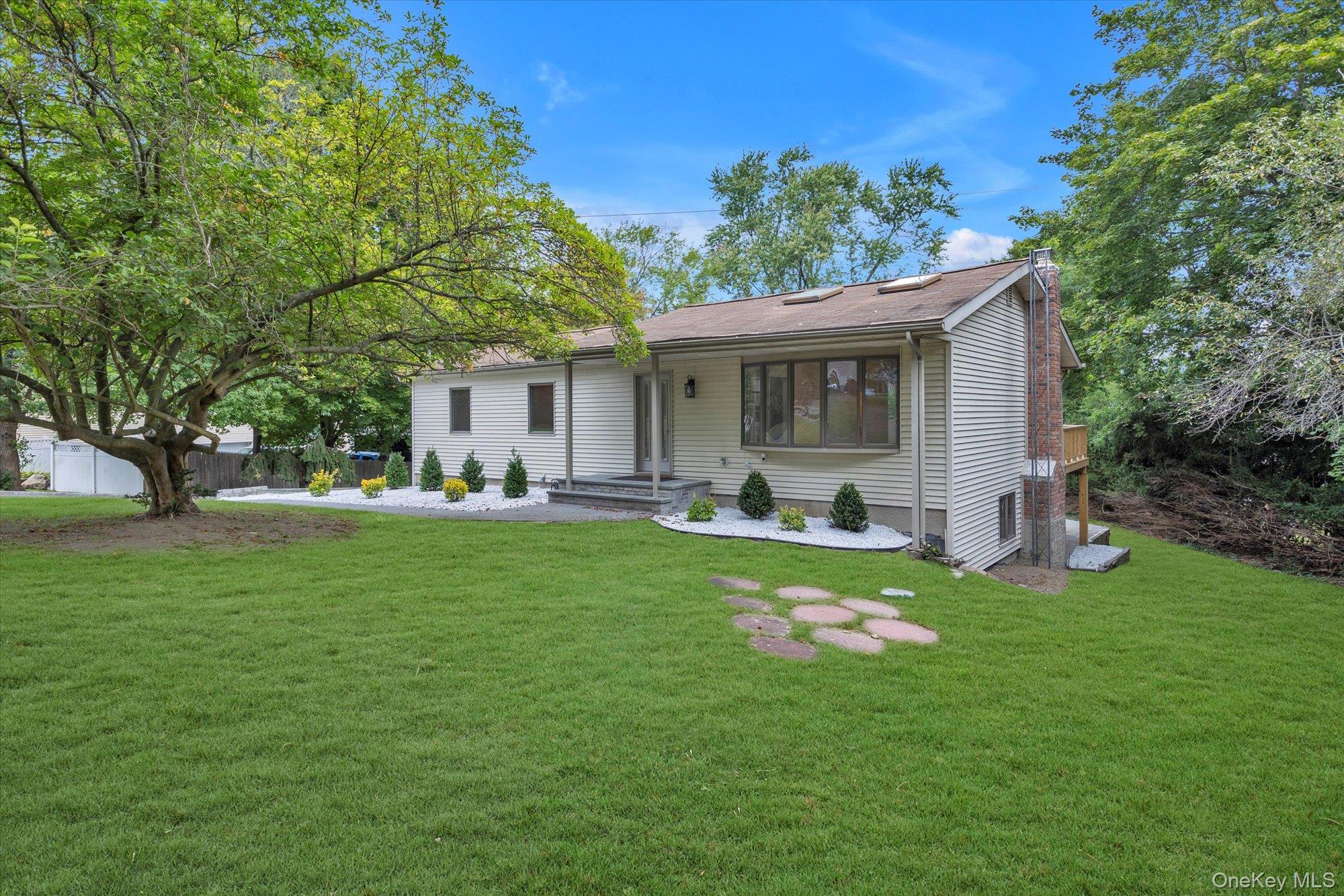 #1 photo, 385 Salem Court, Hauppauge , NY 11788