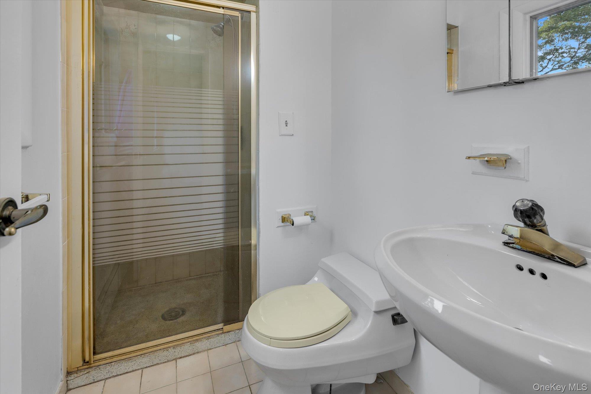 #14 photo, 385 Salem Court, Hauppauge , NY 11788