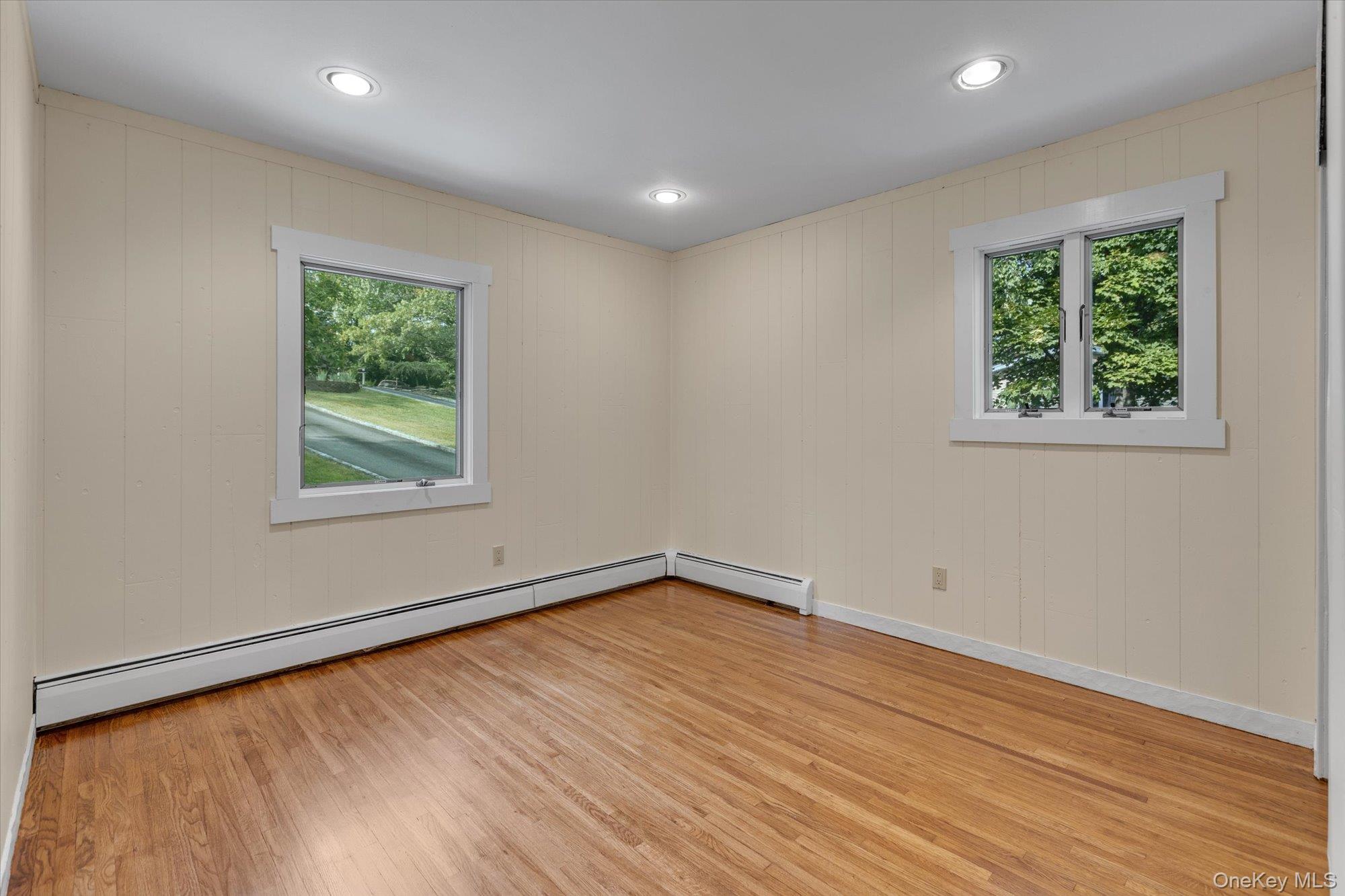 #16 photo, 385 Salem Court, Hauppauge , NY 11788