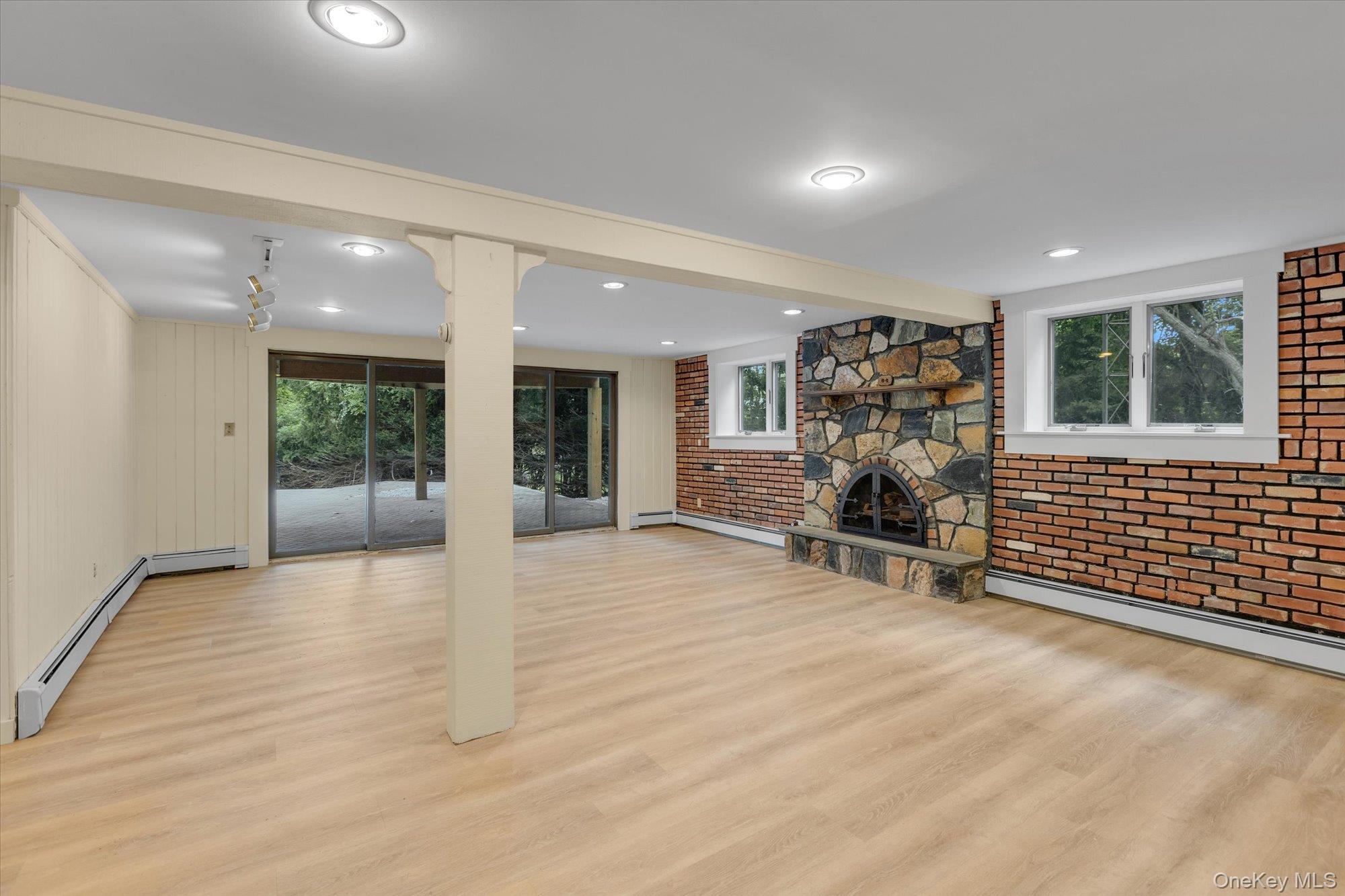 #18 photo, 385 Salem Court, Hauppauge , NY 11788