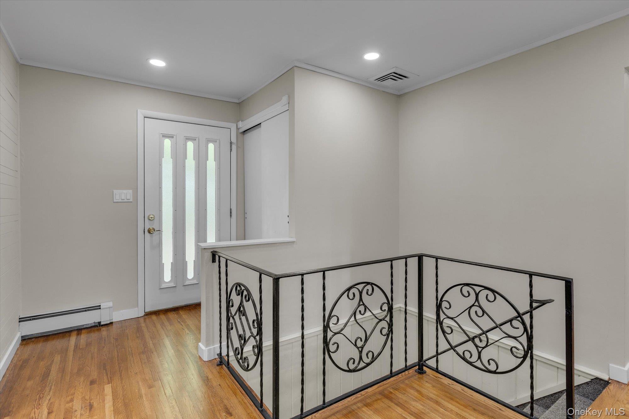 #5 photo, 385 Salem Court, Hauppauge , NY 11788