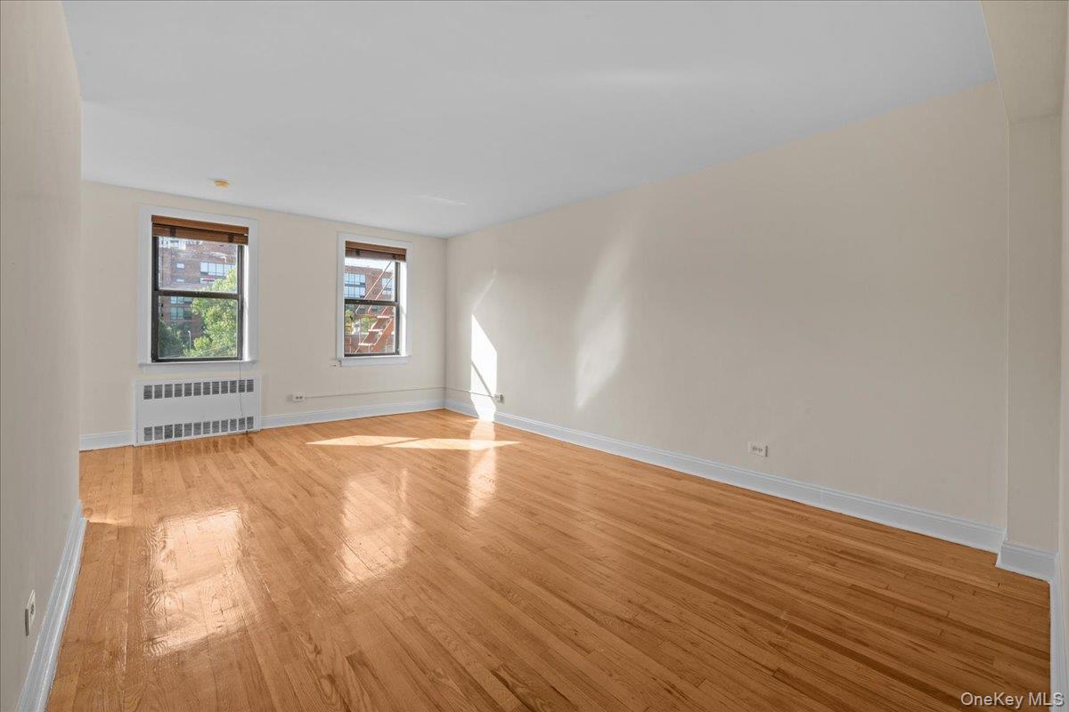 #4 photo, 3260 Netherland Avenue, Bronx , NY 10463