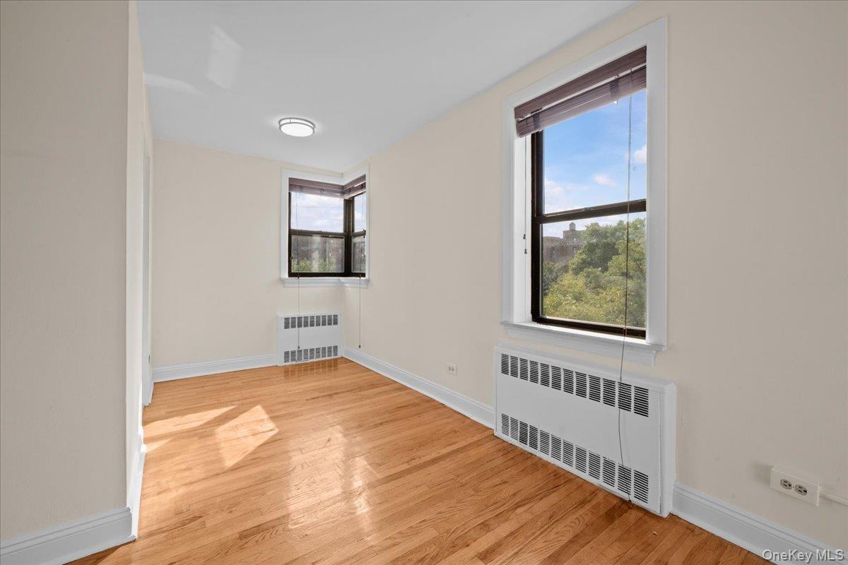 #5 photo, 3260 Netherland Avenue, Bronx , NY 10463