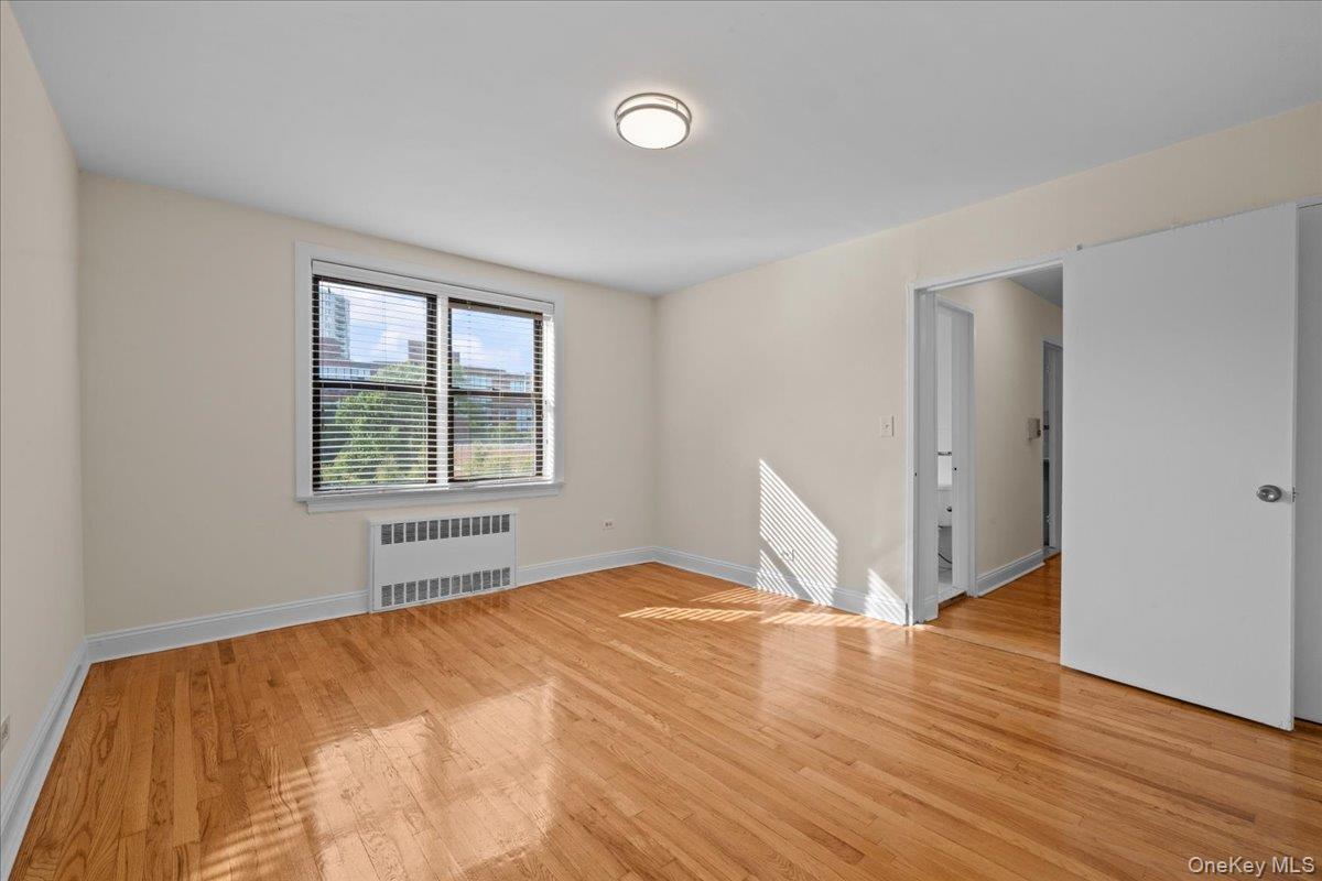 #7 photo, 3260 Netherland Avenue, Bronx , NY 10463