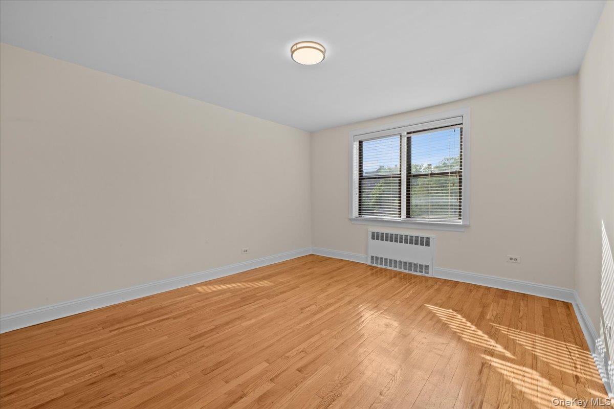 #8 photo, 3260 Netherland Avenue, Bronx , NY 10463