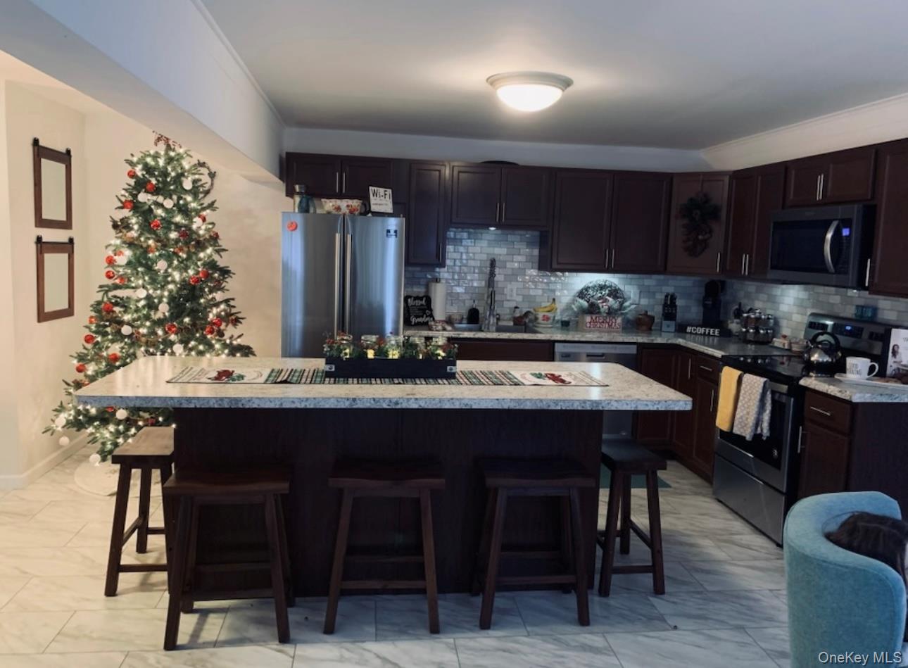 #17 photo, 3 Hudson Bluff Circle, Marlboro , NY 12542