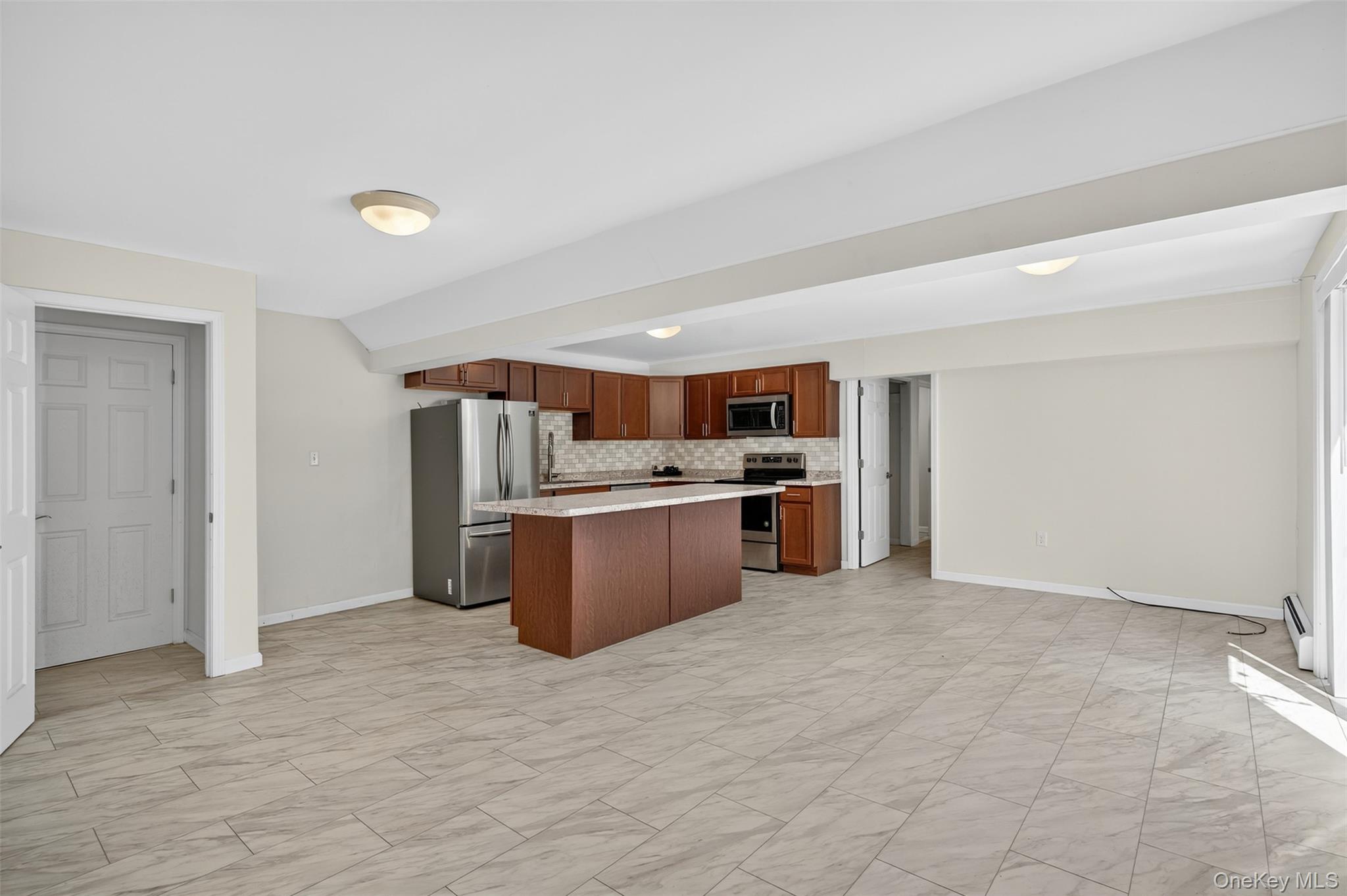 #5 photo, 3 Hudson Bluff Circle, Marlboro , NY 12542