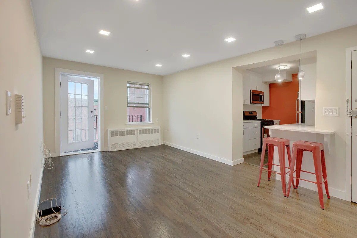 #3 photo, 1240 BEDFORD Avenue, ブルックリン区 Bedford-Stuyvesant , NY 11216