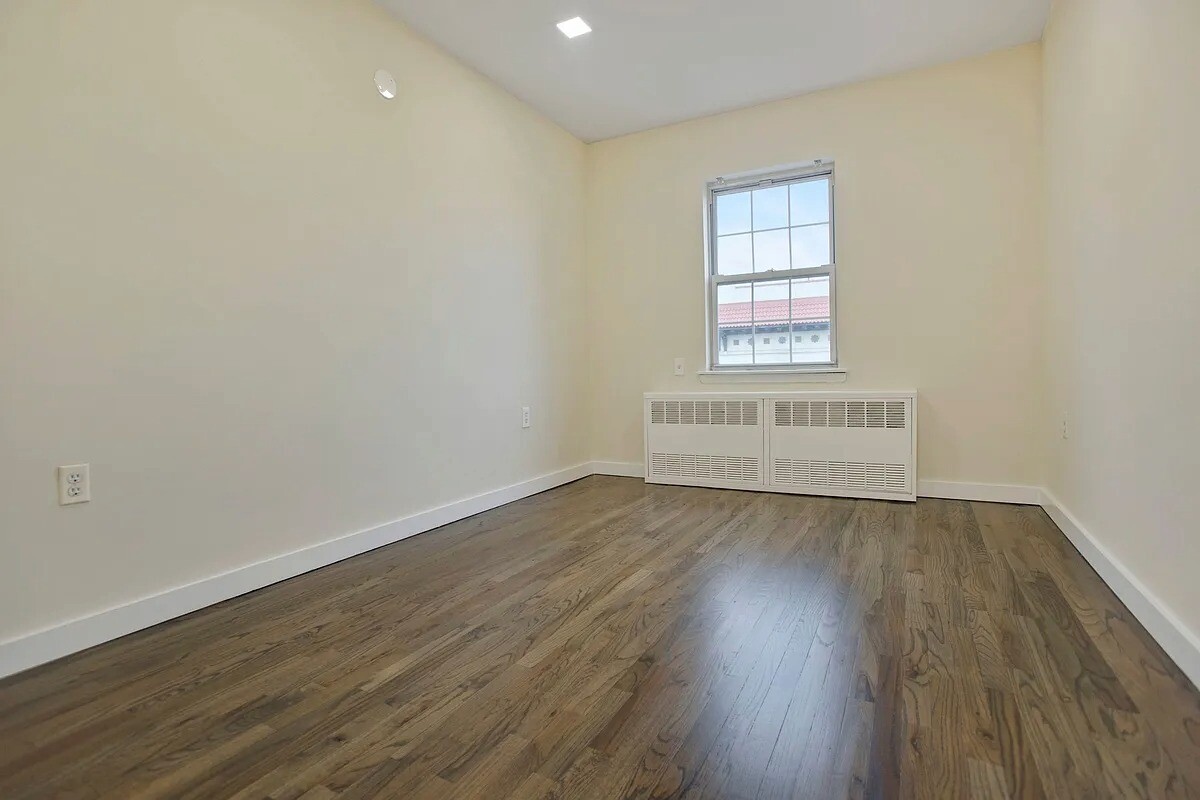 #6 photo, 1240 BEDFORD Avenue, ブルックリン区 Bedford-Stuyvesant , NY 11216