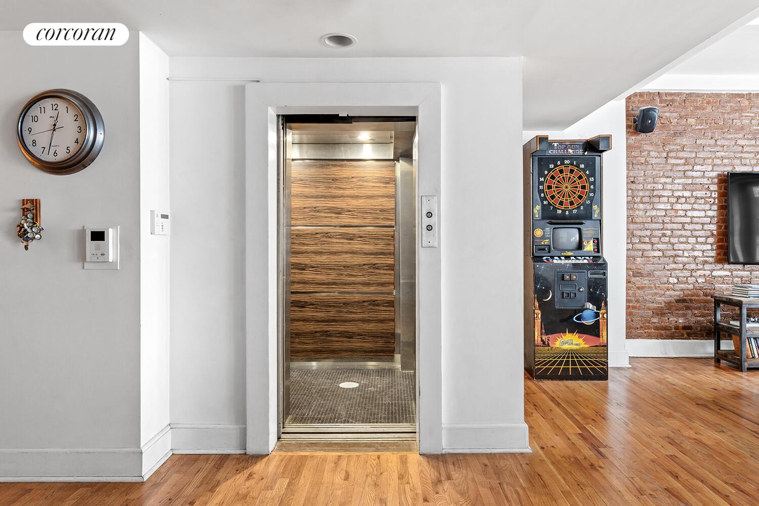 #5 photo, 15 W 17TH Street, Flatiron , NY 10011