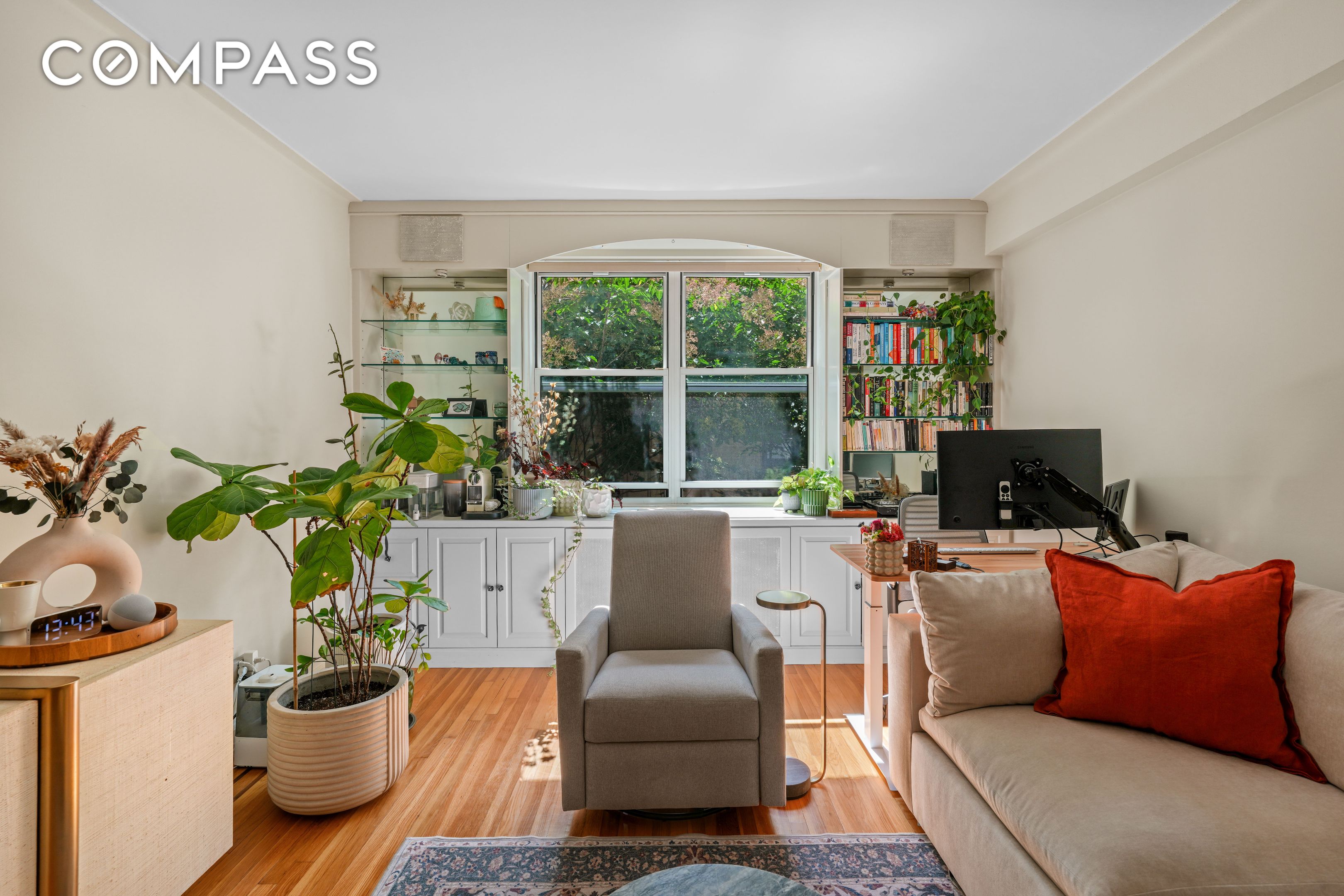 #6 photo, 310 W 55th Street, マンハッタン Hell's Kitchen , NY 10019