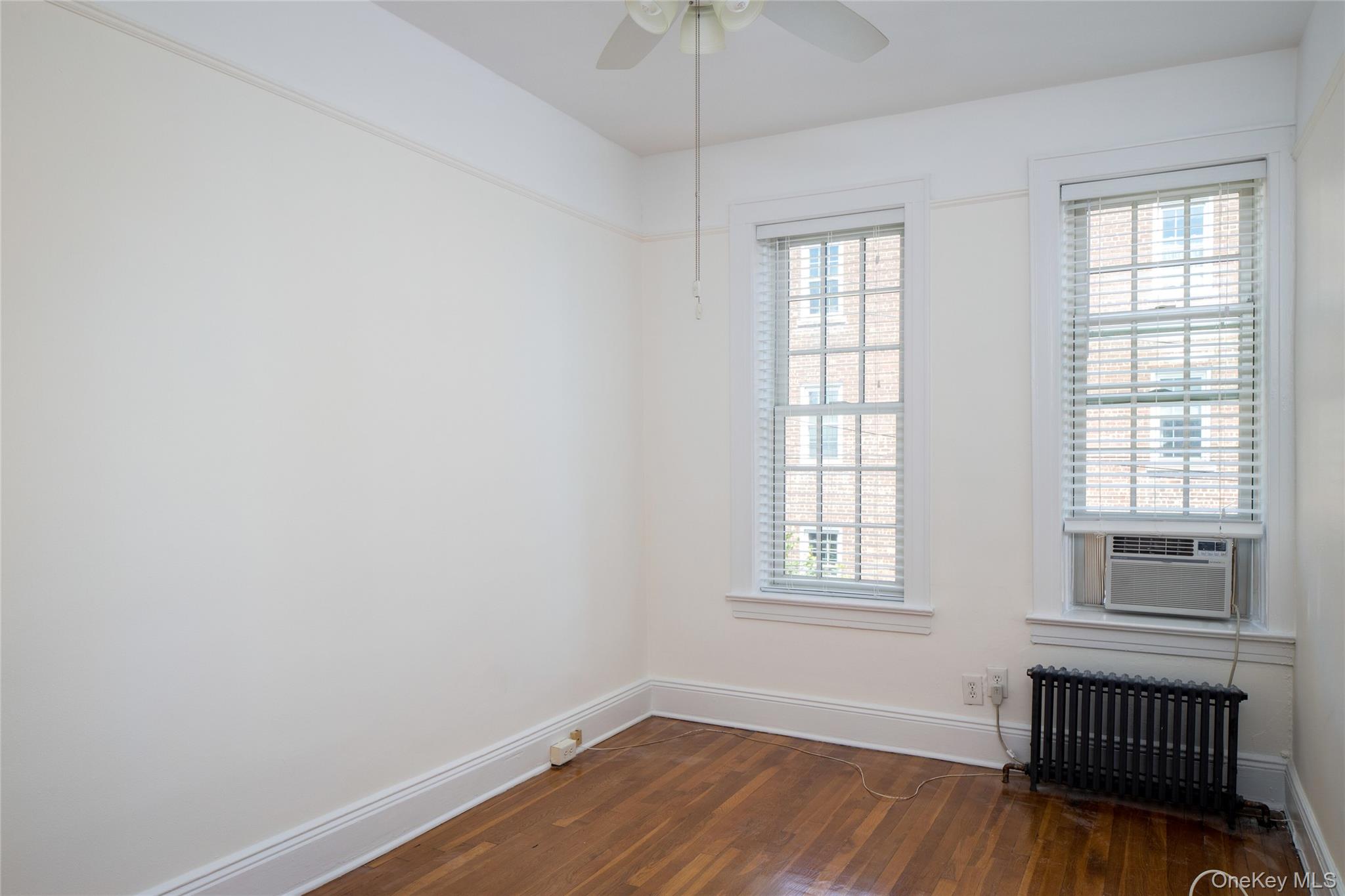 #6 photo, 484 Plandome Road, Manhasset , NY 11030