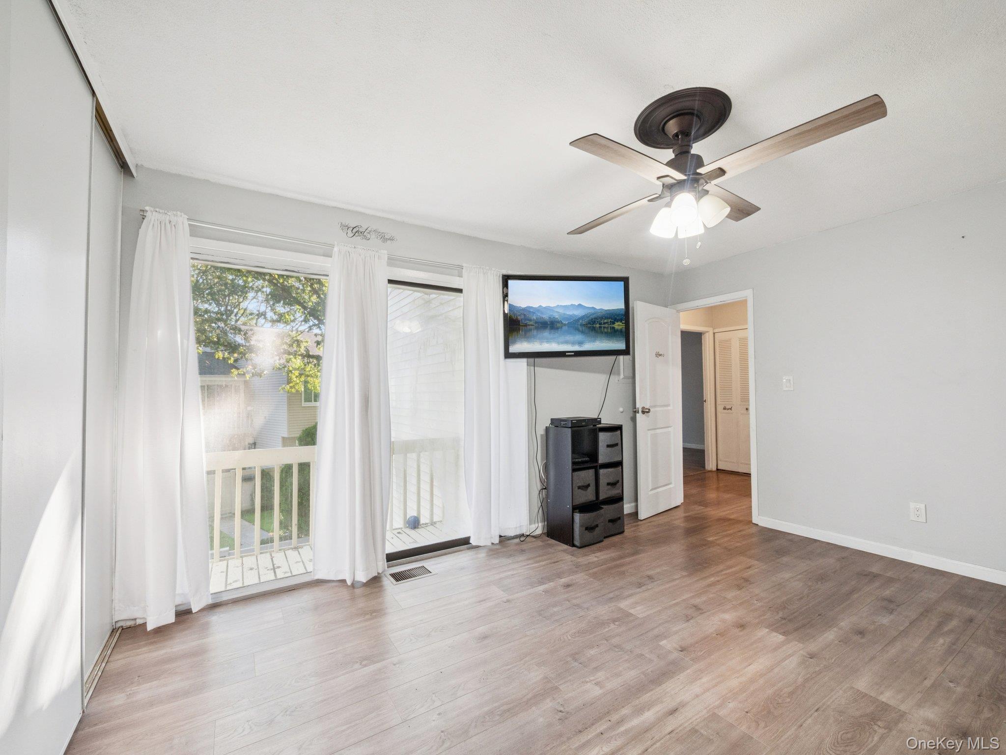 #11 photo, 203 Springmeadow Drive, Holbrook , NY 11741