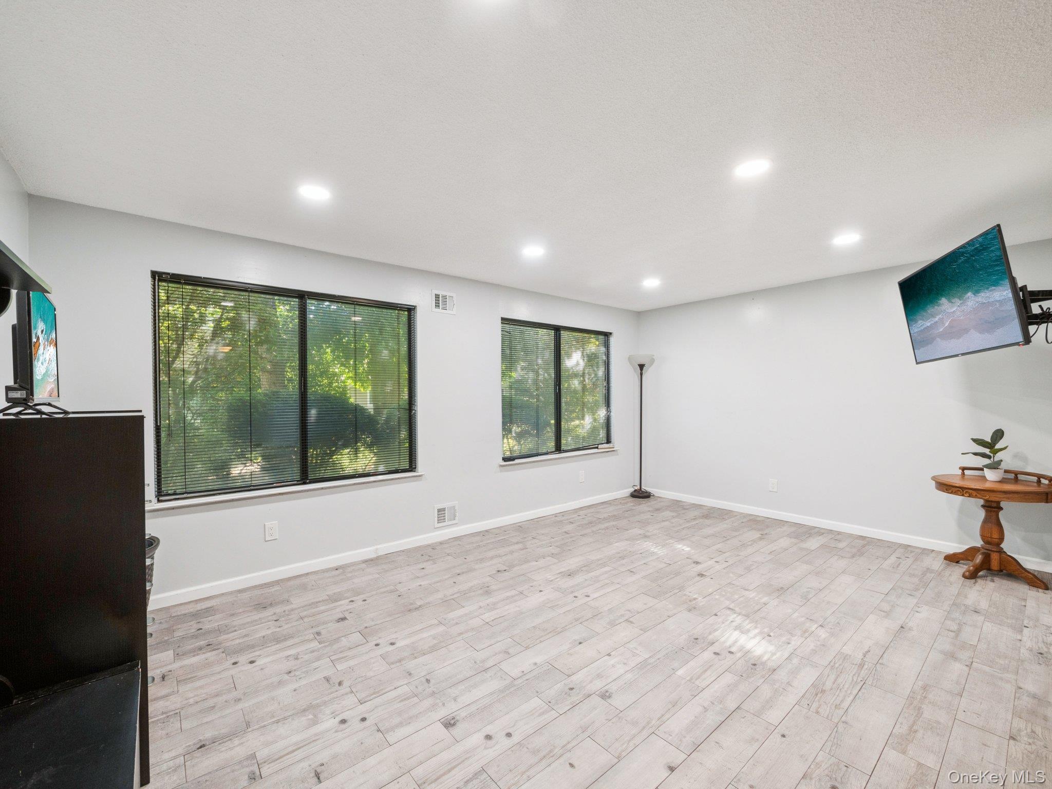 #3 photo, 203 Springmeadow Drive, Holbrook , NY 11741