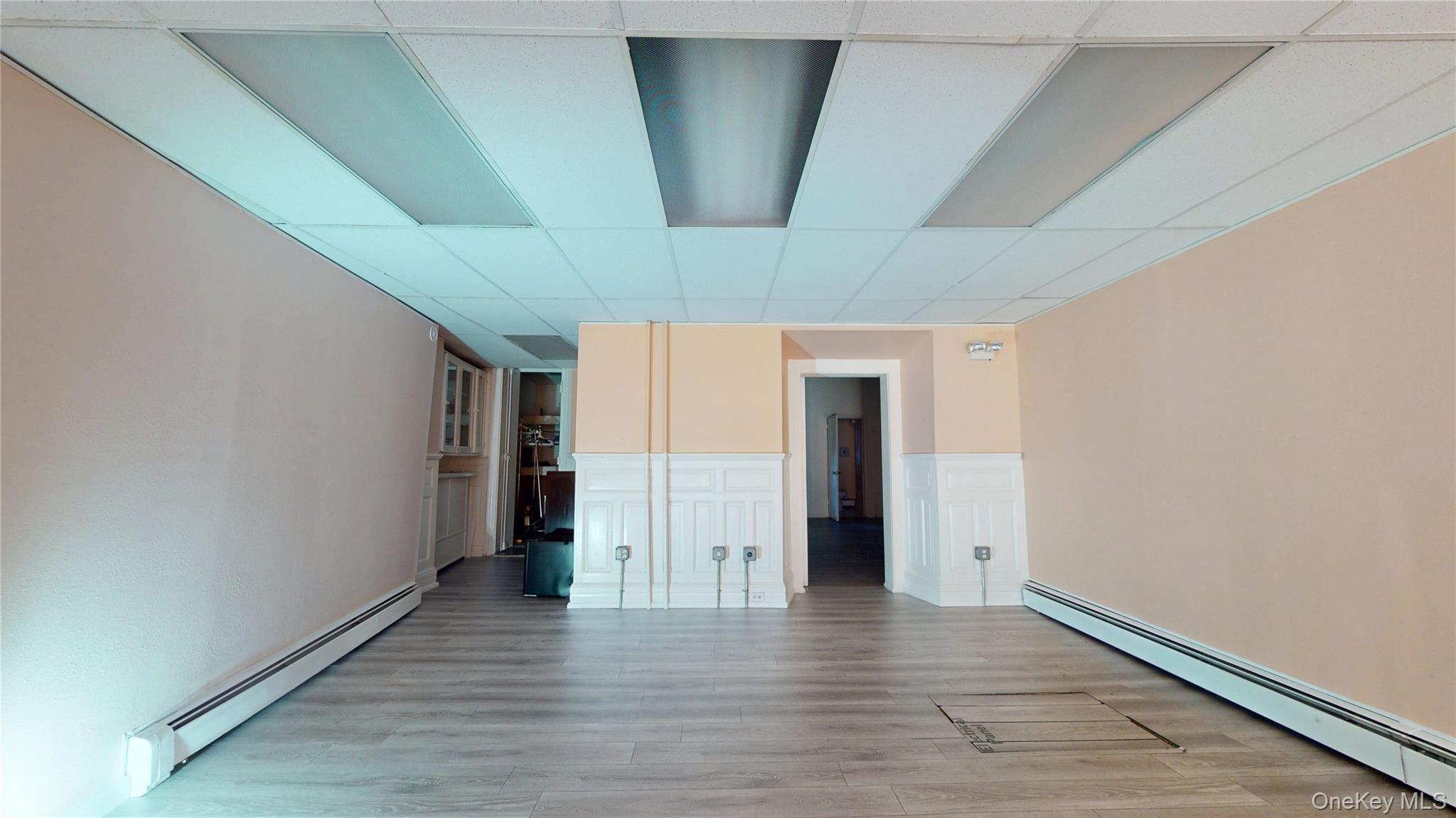 #10 photo, 42 W Main Street, サフォーク郡 Riverhead , NY 11901