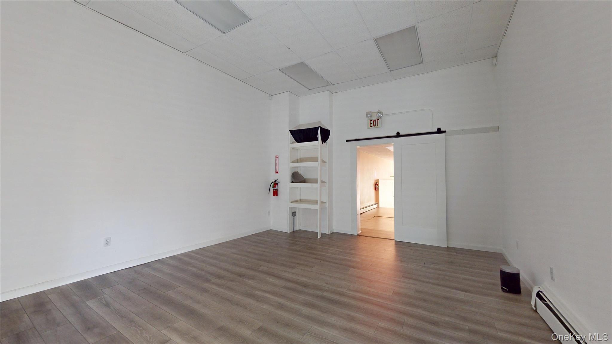 #14 photo, 42 W Main Street, サフォーク郡 Riverhead , NY 11901