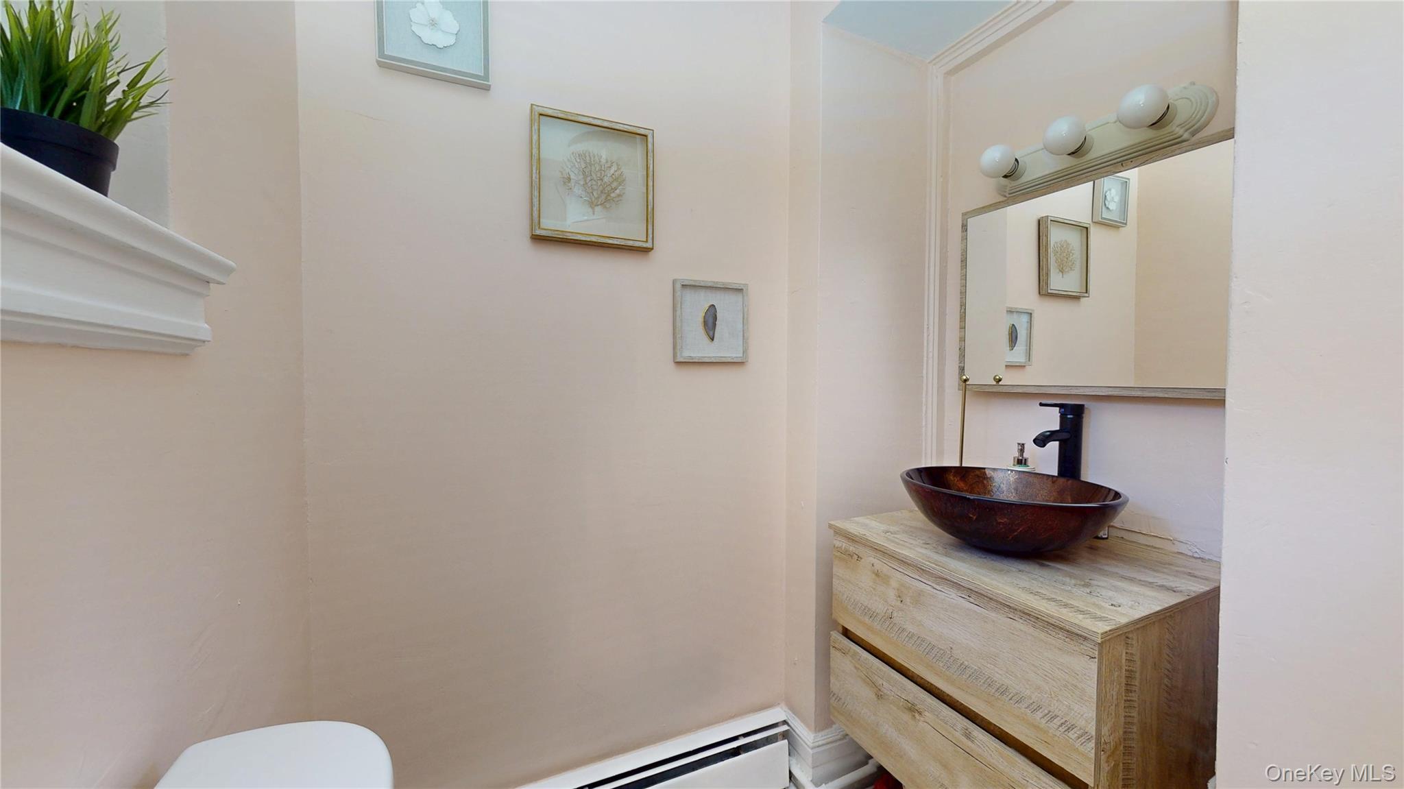 #15 photo, 42 W Main Street, サフォーク郡 Riverhead , NY 11901