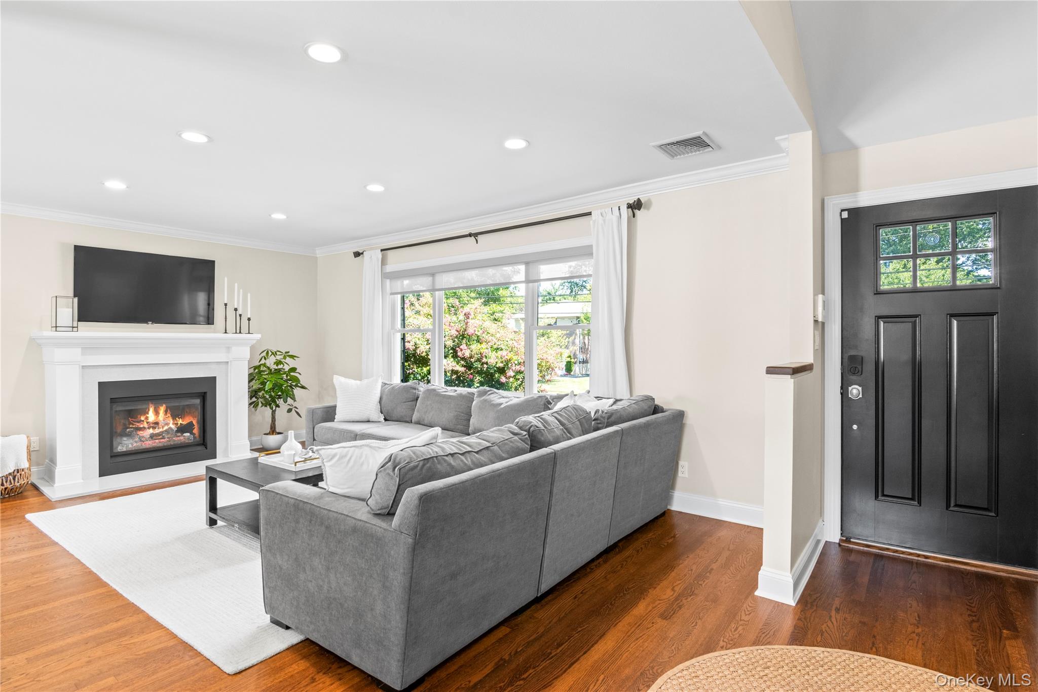 #11 photo, 7 Driftwood Drive, Glen Cove , NY 11542