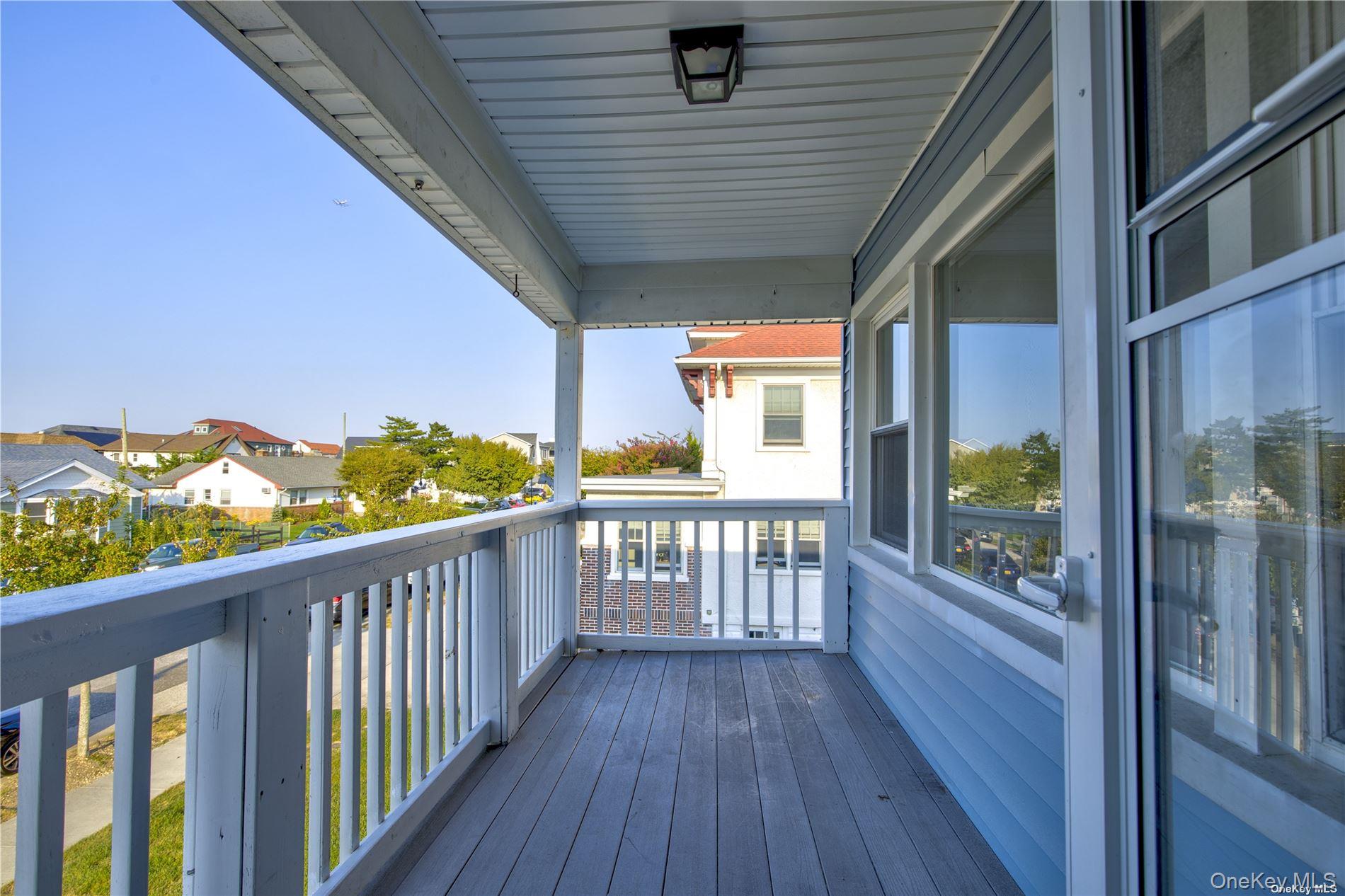 #1 photo, 670 W Beech Street, ناسو Long Beach , NY 11561