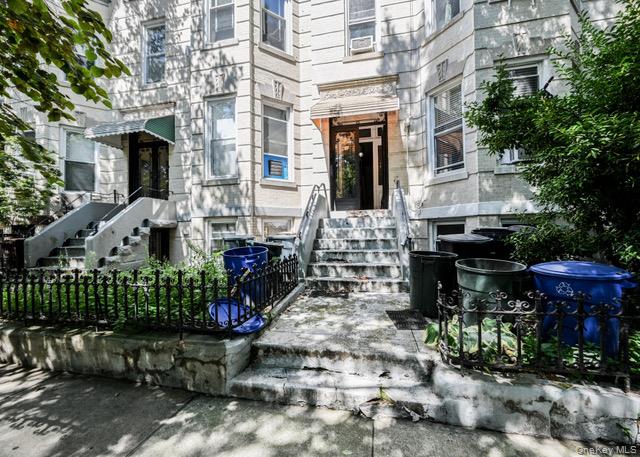 #1 photo, 61-53 Gates Avenue, कुईंस Ridgewood , NY 11385