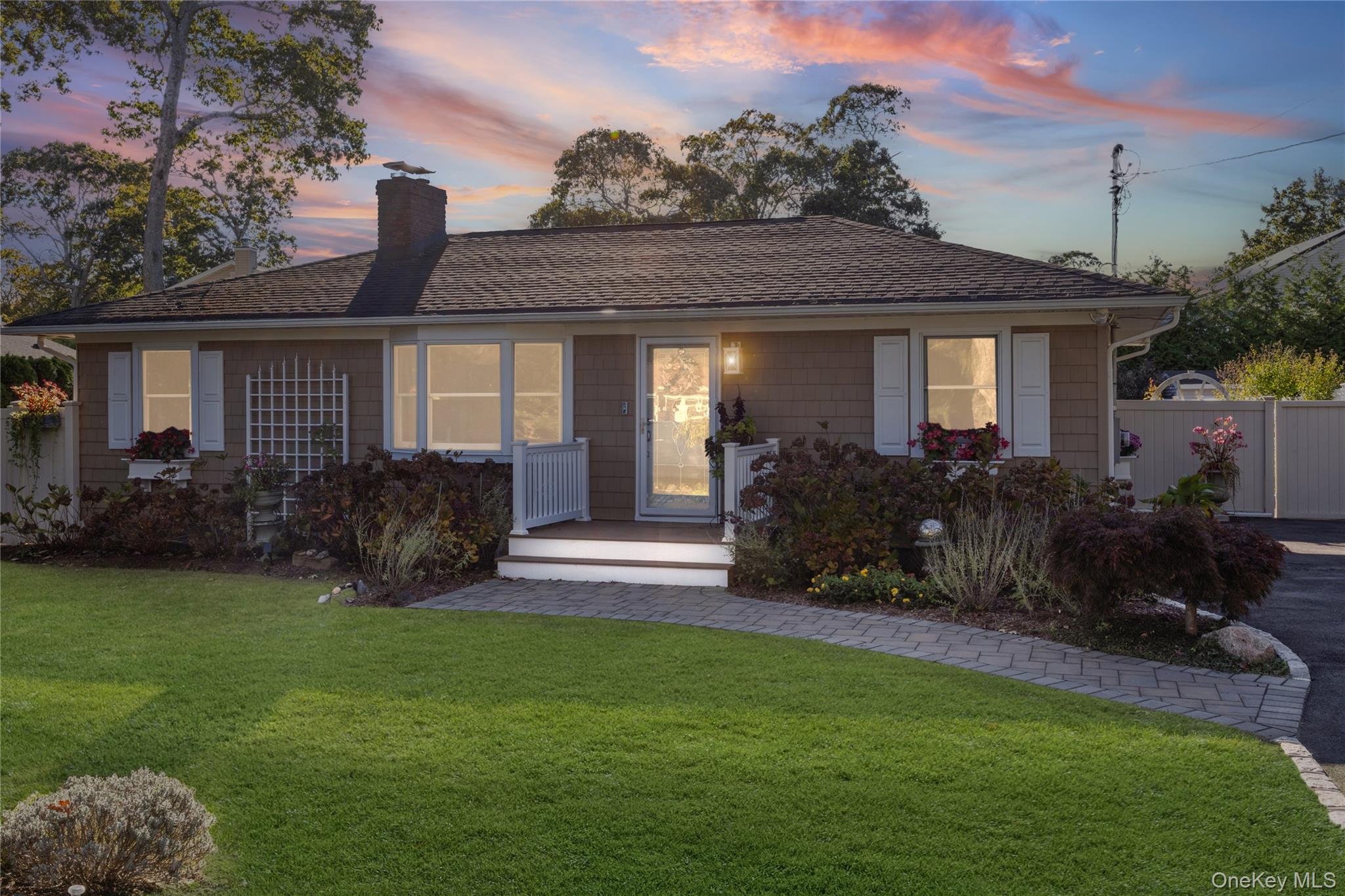 #1 photo, 10 S Old Neck Road, サフォーク郡 Center Moriches , NY 11934