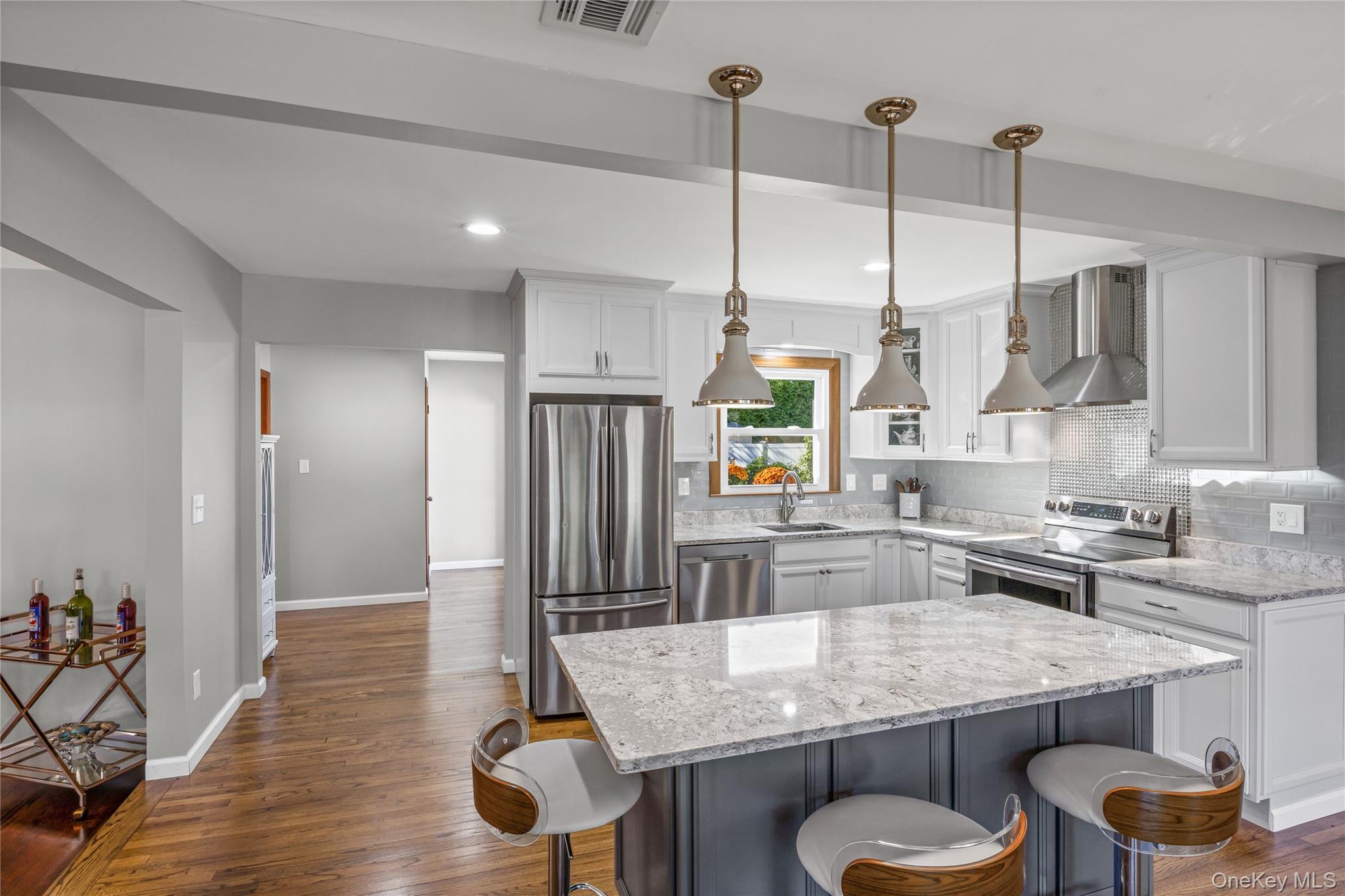 #11 photo, 10 S Old Neck Road, サフォーク郡 Center Moriches , NY 11934