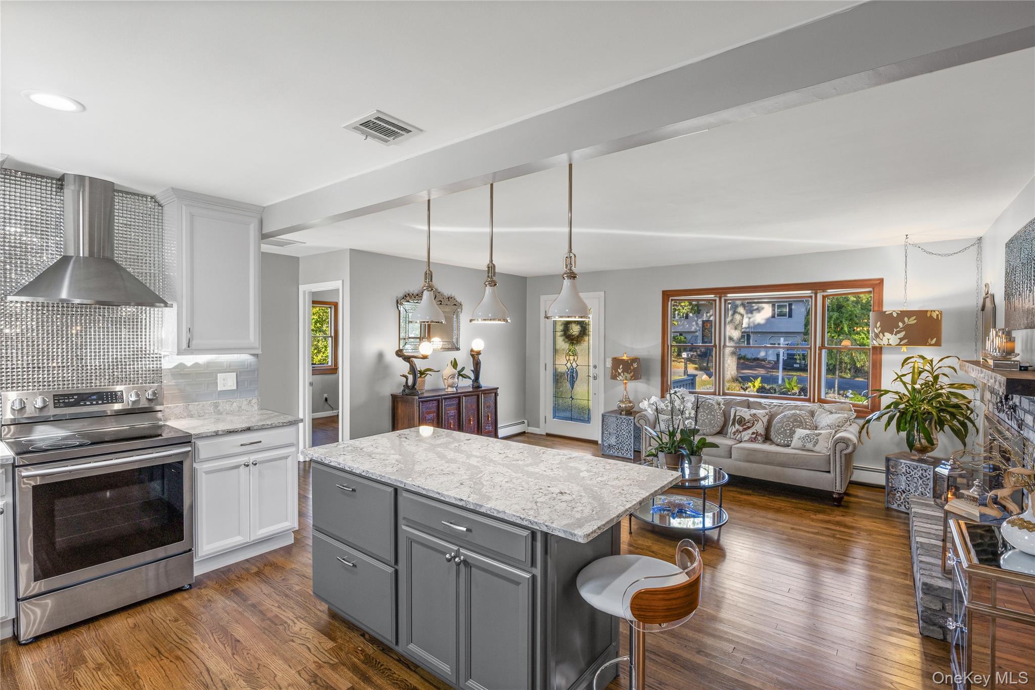 #12 photo, 10 S Old Neck Road, サフォーク郡 Center Moriches , NY 11934