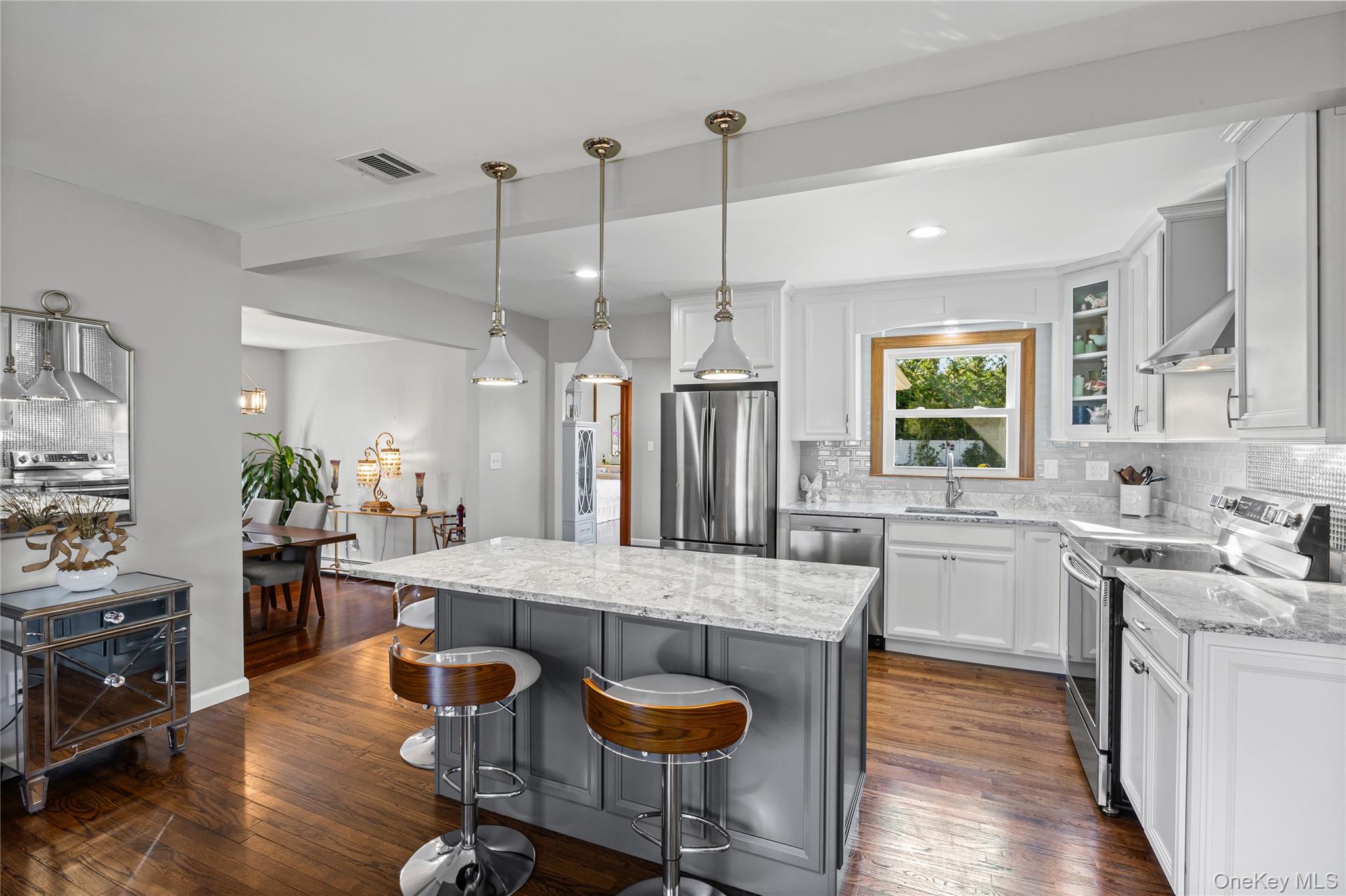 #9 photo, 10 S Old Neck Road, サフォーク郡 Center Moriches , NY 11934