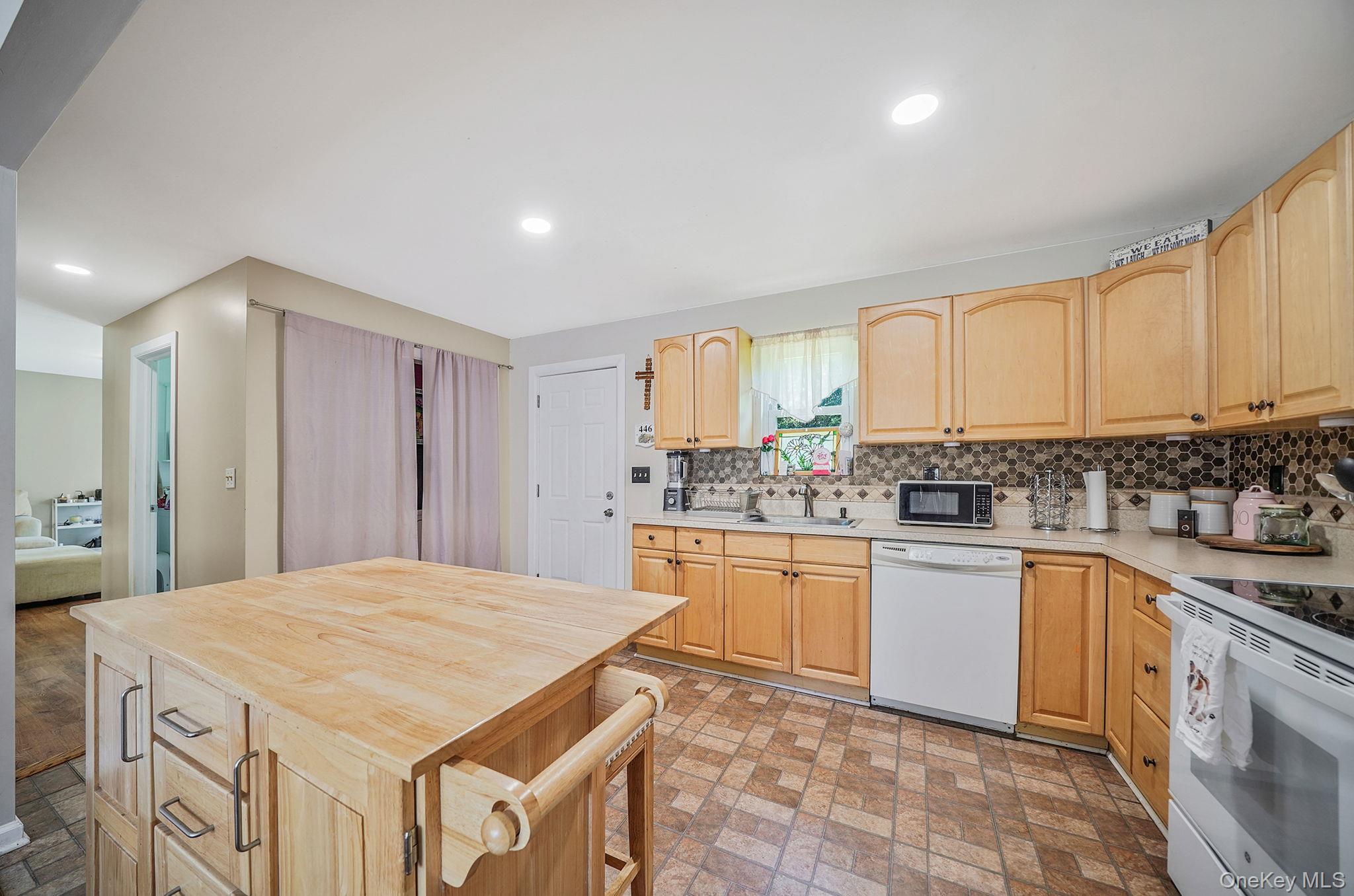 #15 photo, 35 Maple Avenue, Bellport , NY 11713