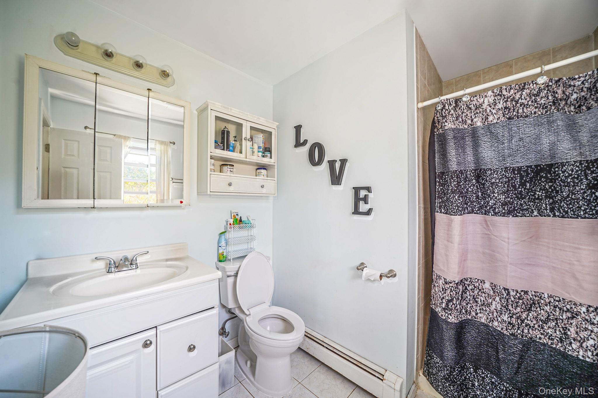 #20 photo, 35 Maple Avenue, Bellport , NY 11713