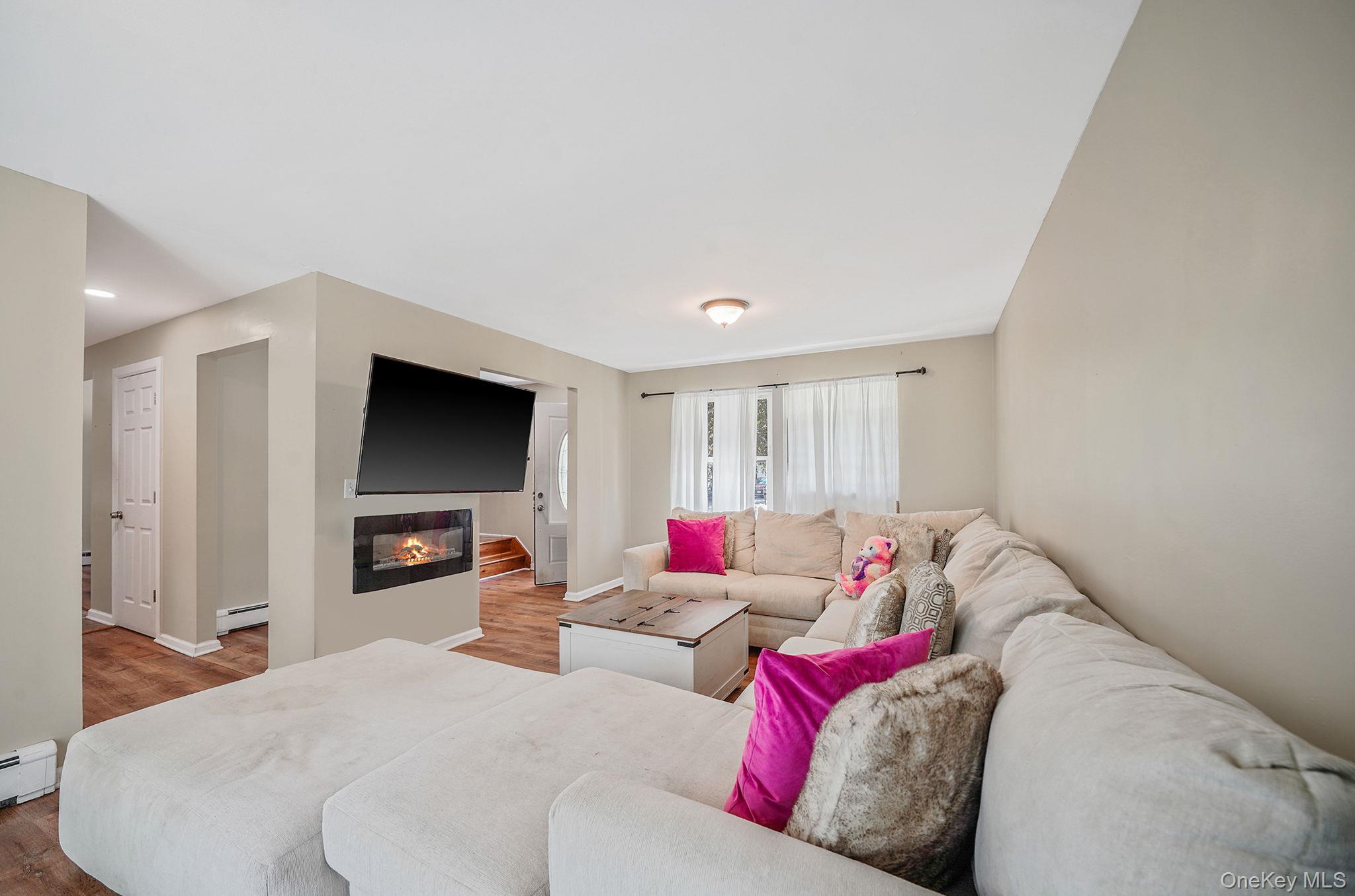 #7 photo, 35 Maple Avenue, Bellport , NY 11713