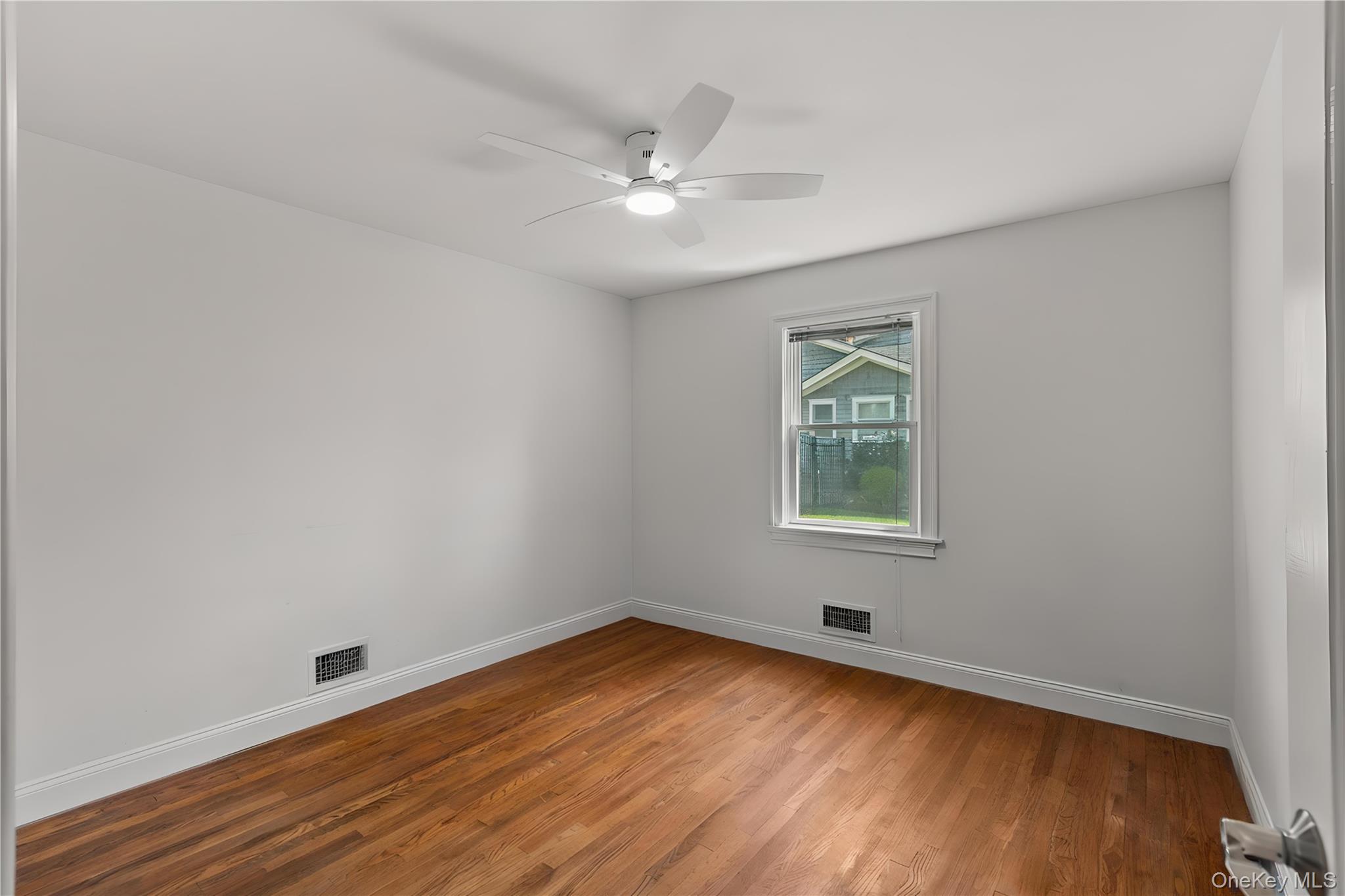 #10 photo, 173 Tahlulah Lane, West Islip , NY 11795