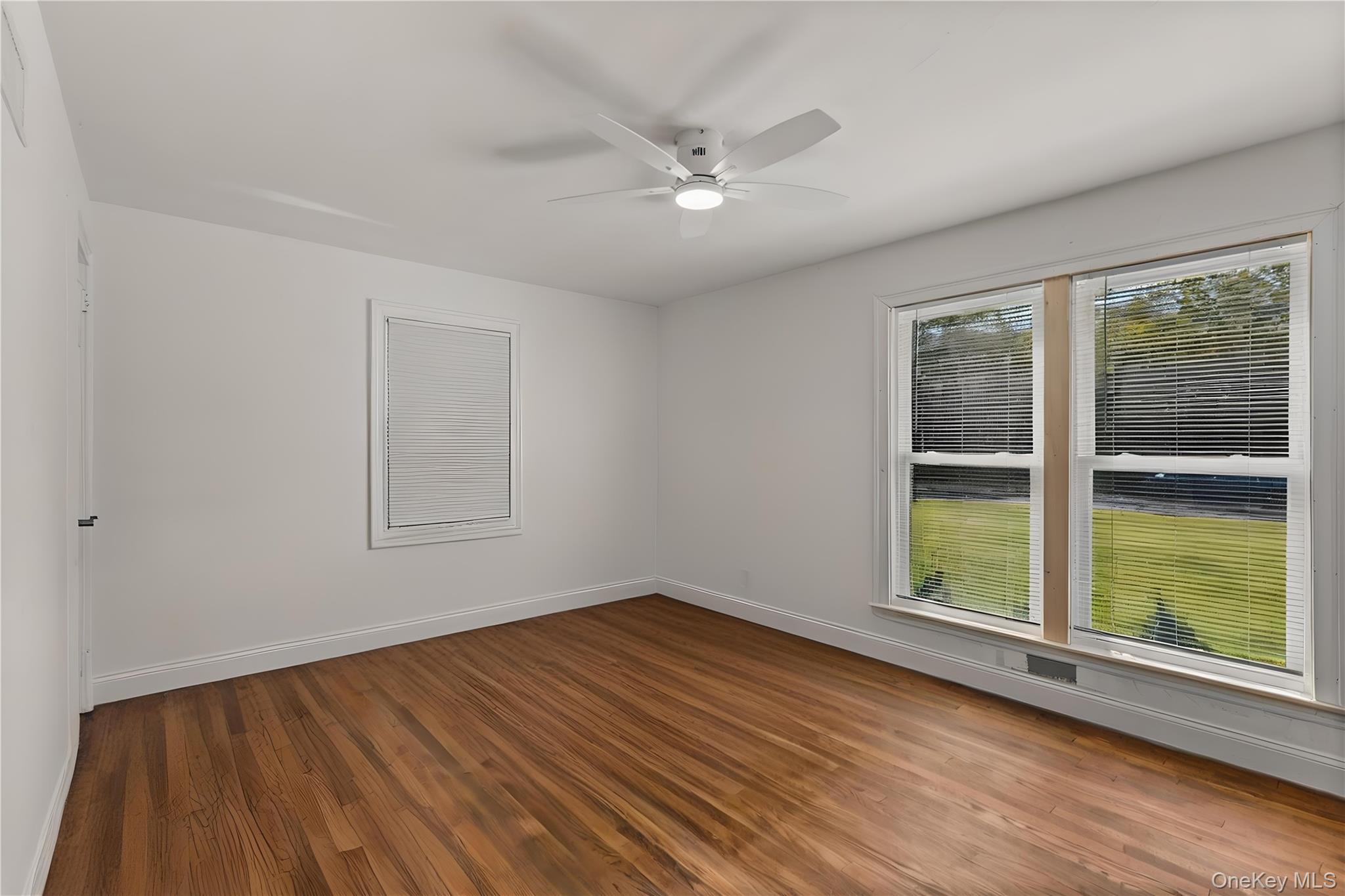 #11 photo, 173 Tahlulah Lane, West Islip , NY 11795