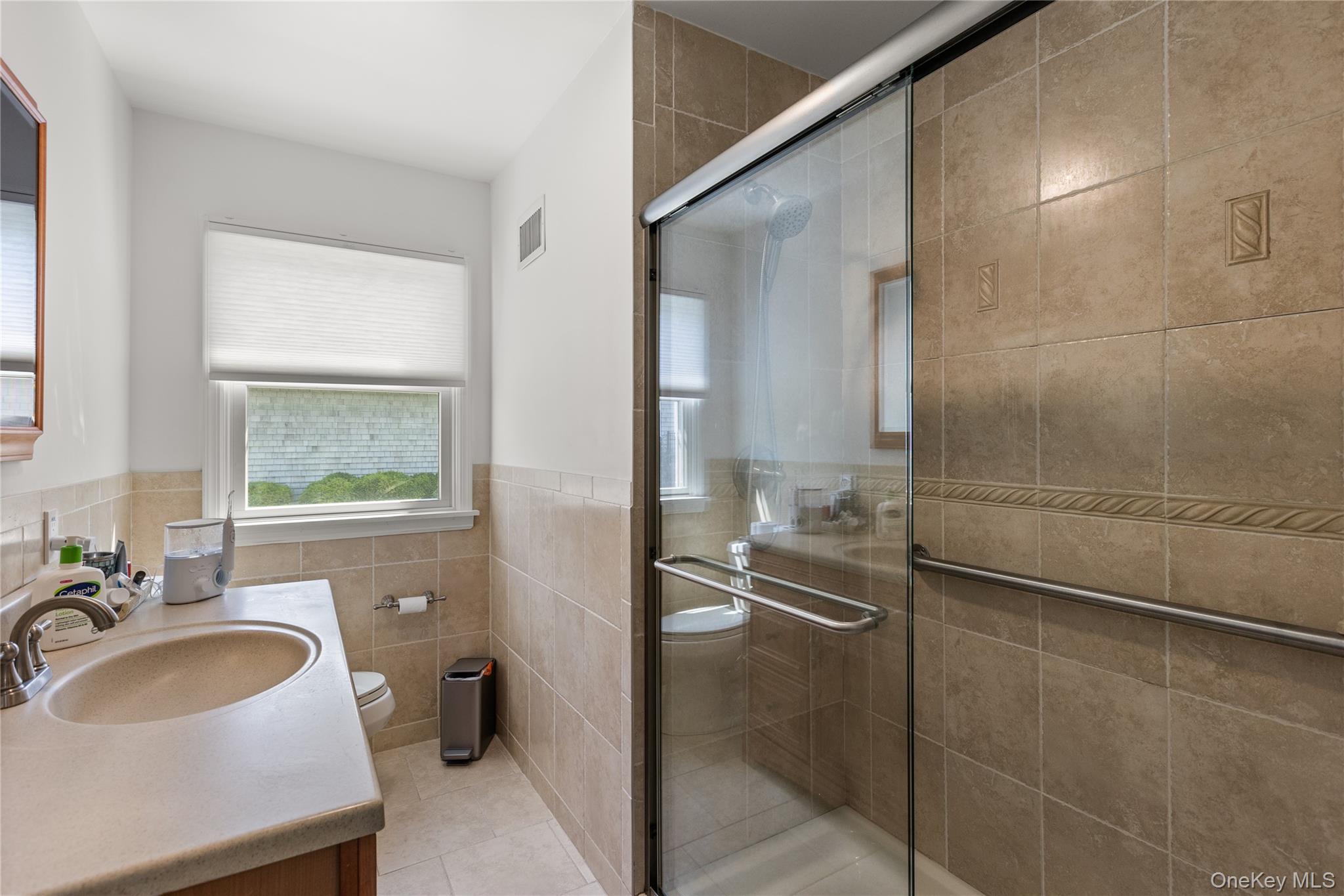 #12 photo, 173 Tahlulah Lane, West Islip , NY 11795