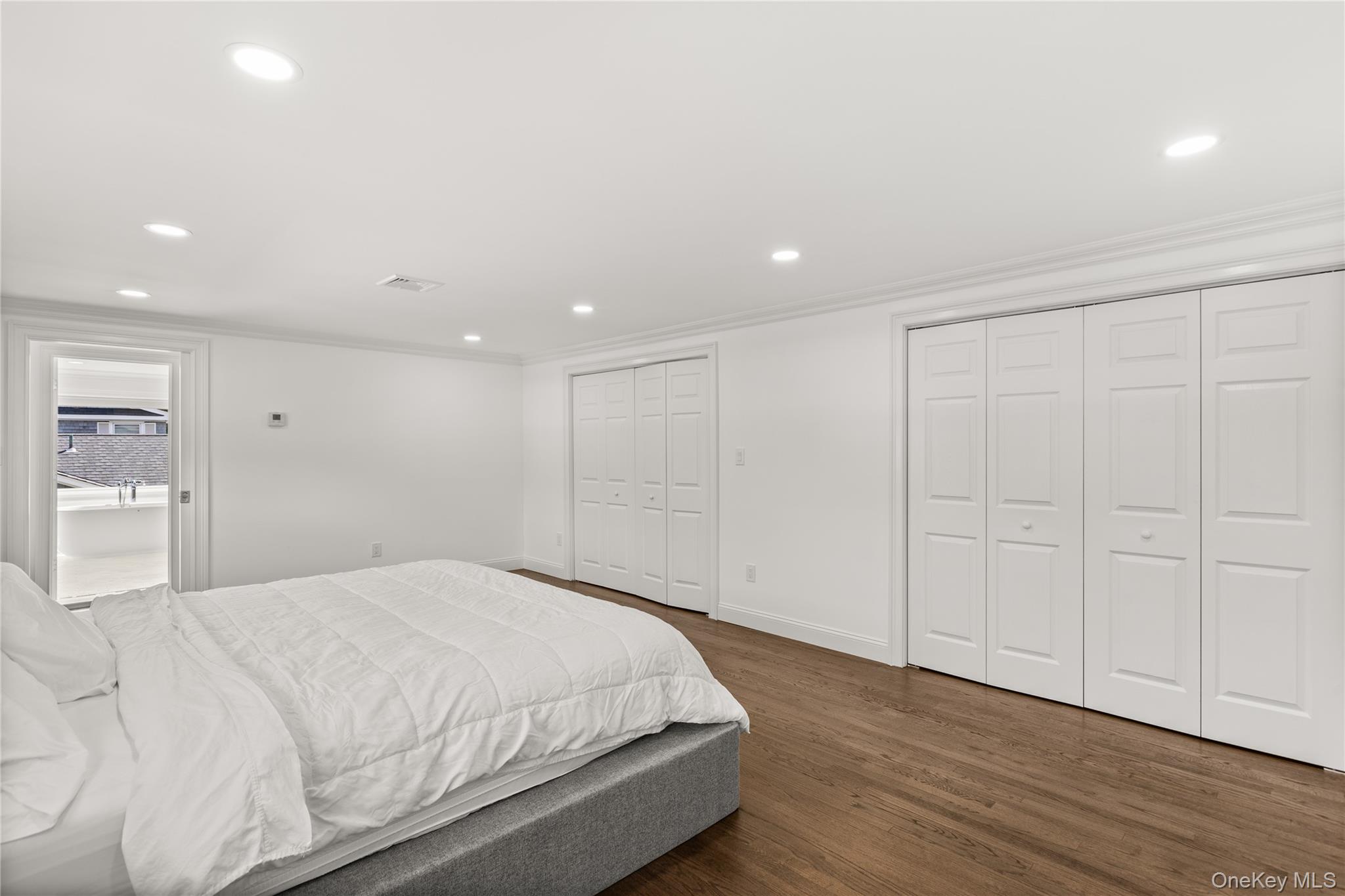 #15 photo, 173 Tahlulah Lane, West Islip , NY 11795