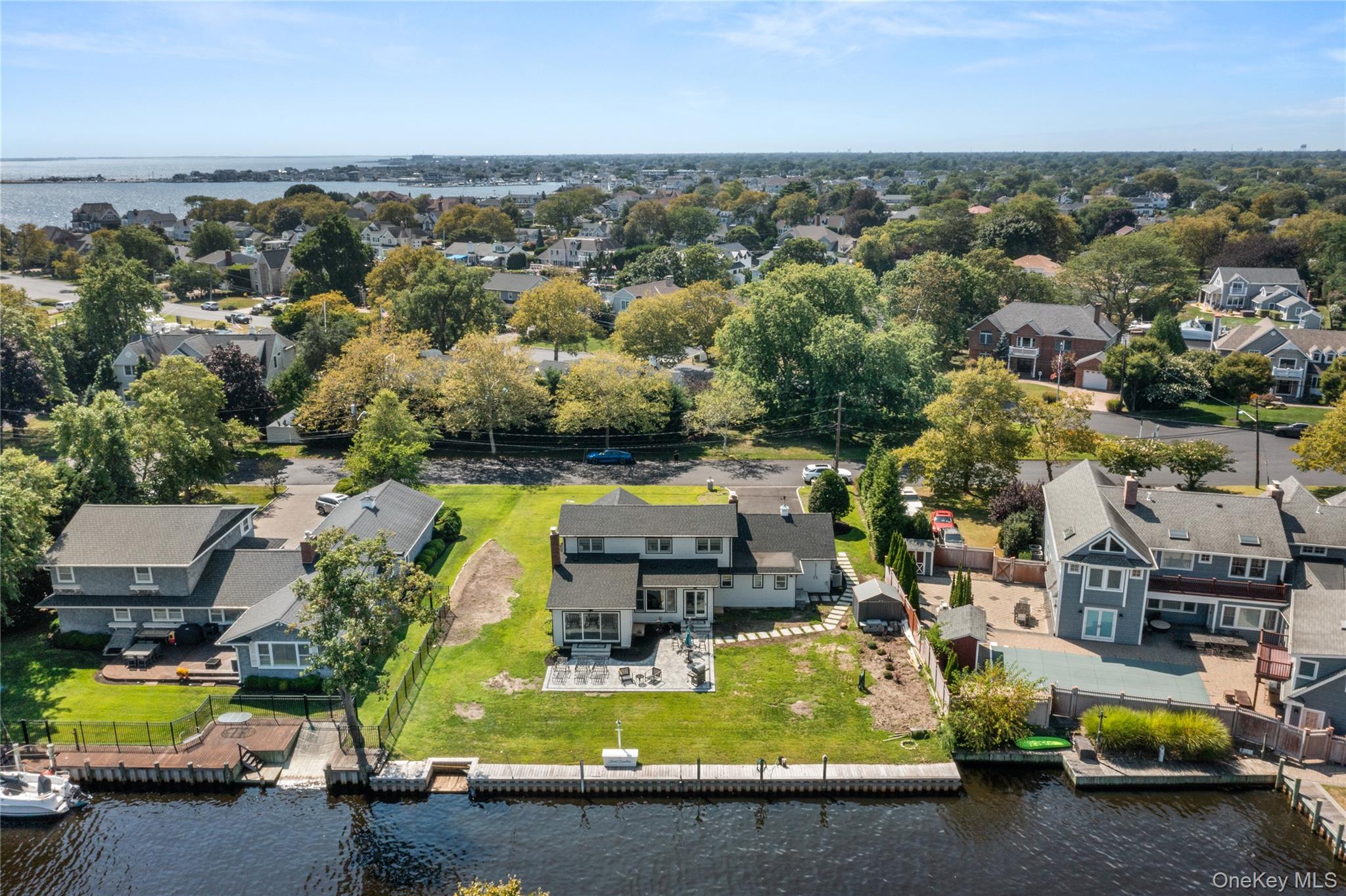 #18 photo, 173 Tahlulah Lane, West Islip , NY 11795