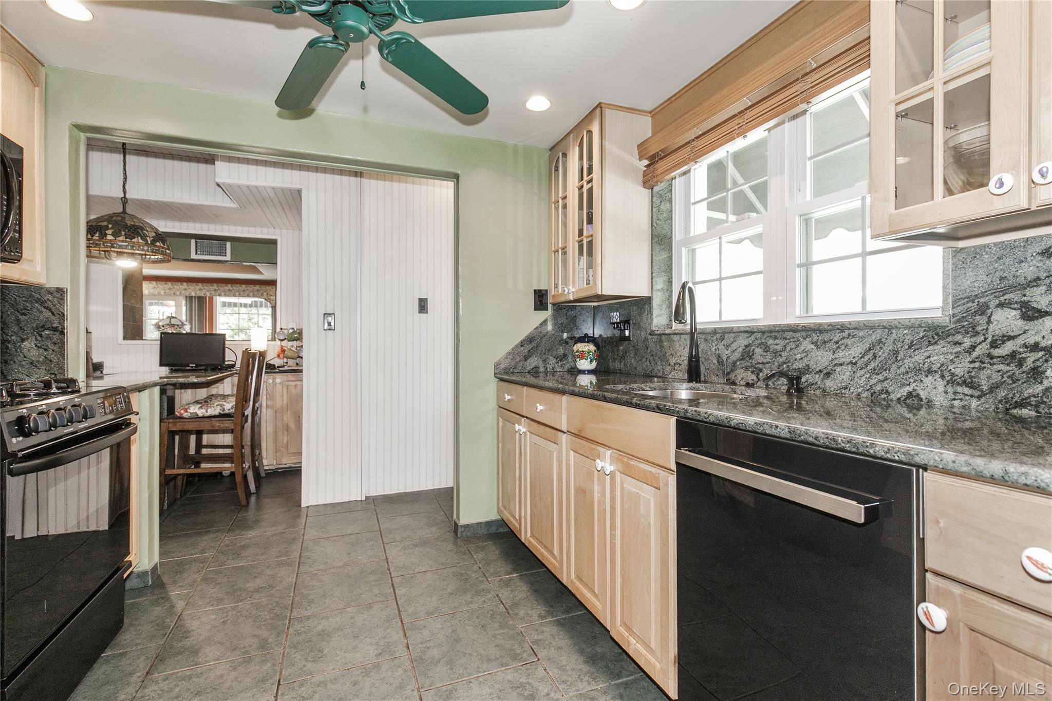 #10 photo, 548 E State Street, Long Beach , NY 11561