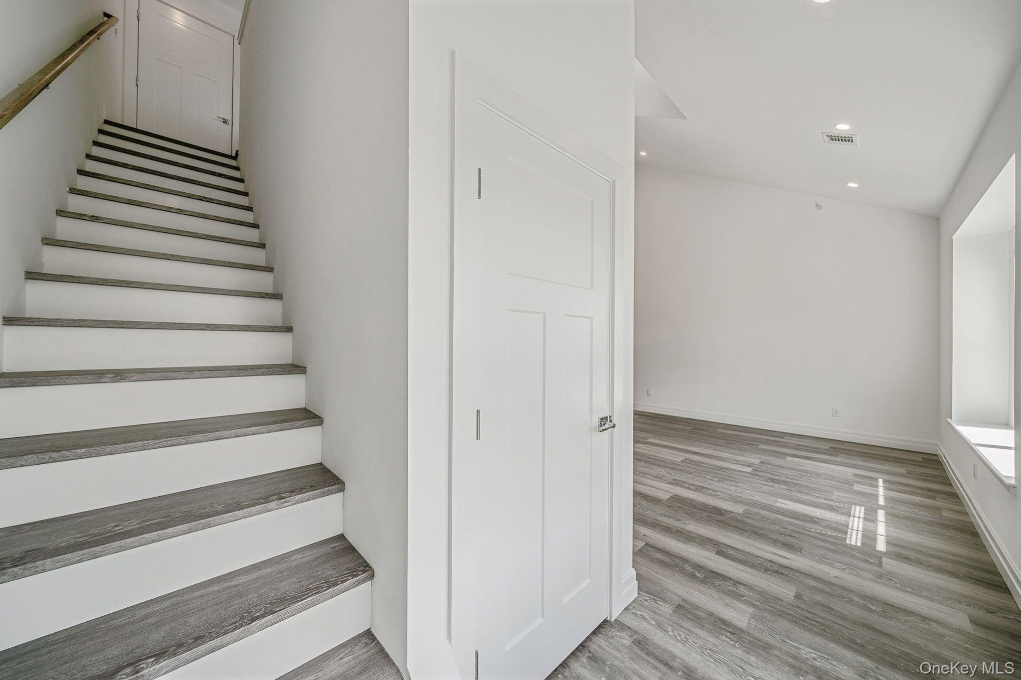 #18 photo, 104 Dover Street, サフォーク郡 Central Islip , NY 11722