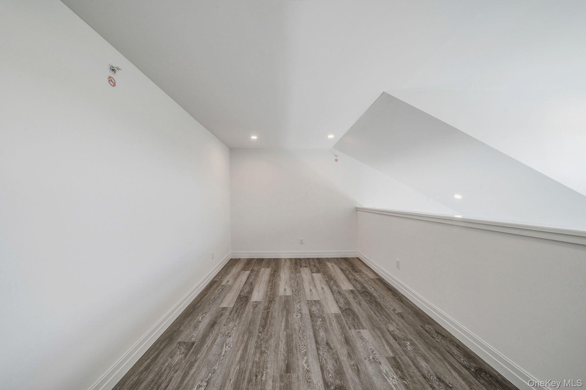 #20 photo, 104 Dover Street, サフォーク郡 Central Islip , NY 11722