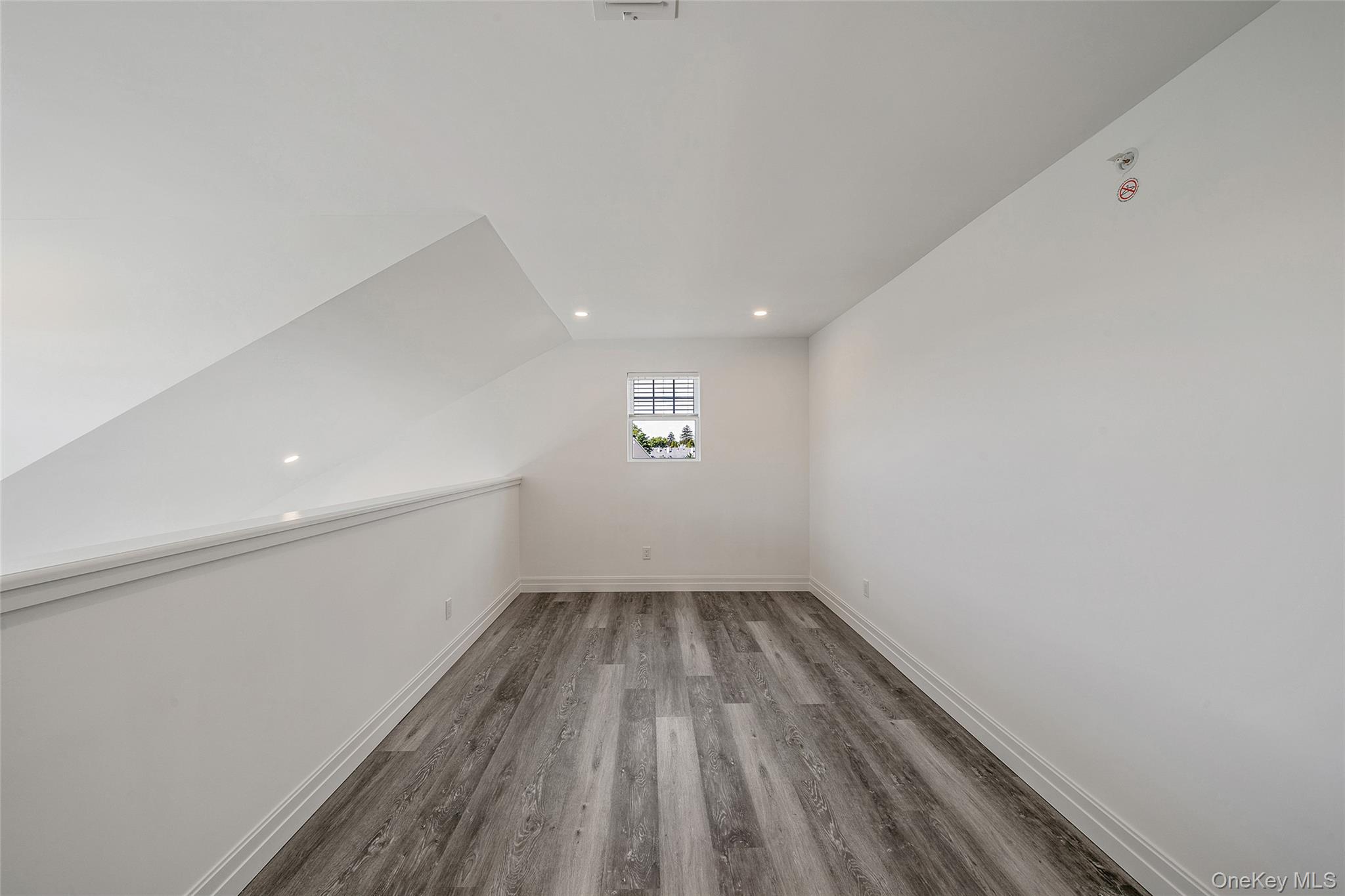 #18 photo, 102 Dover Street, サフォーク郡 Central Islip , NY 11722